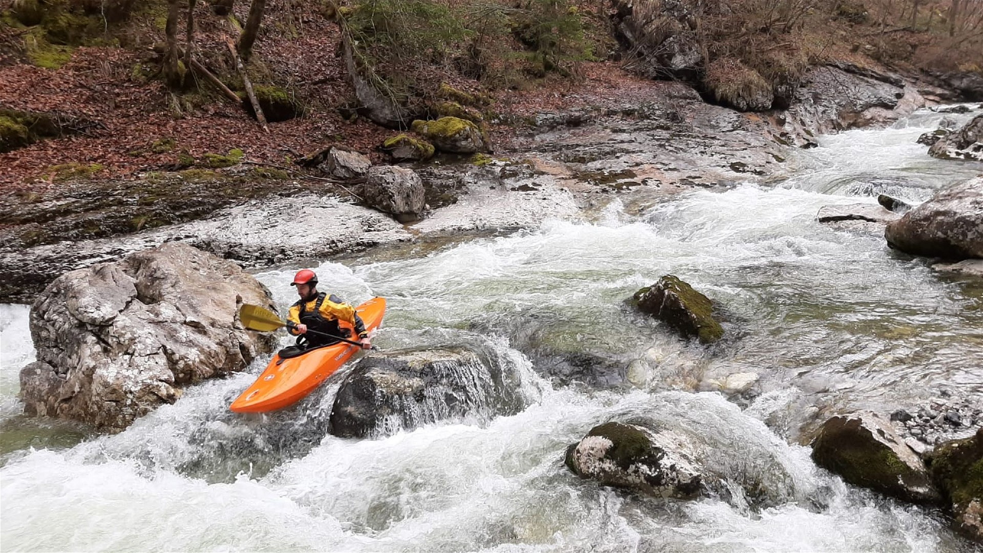 Kajak, Fluss Rettenbach, Abschnitt Standardstrecke nach der Pegelbrücke 