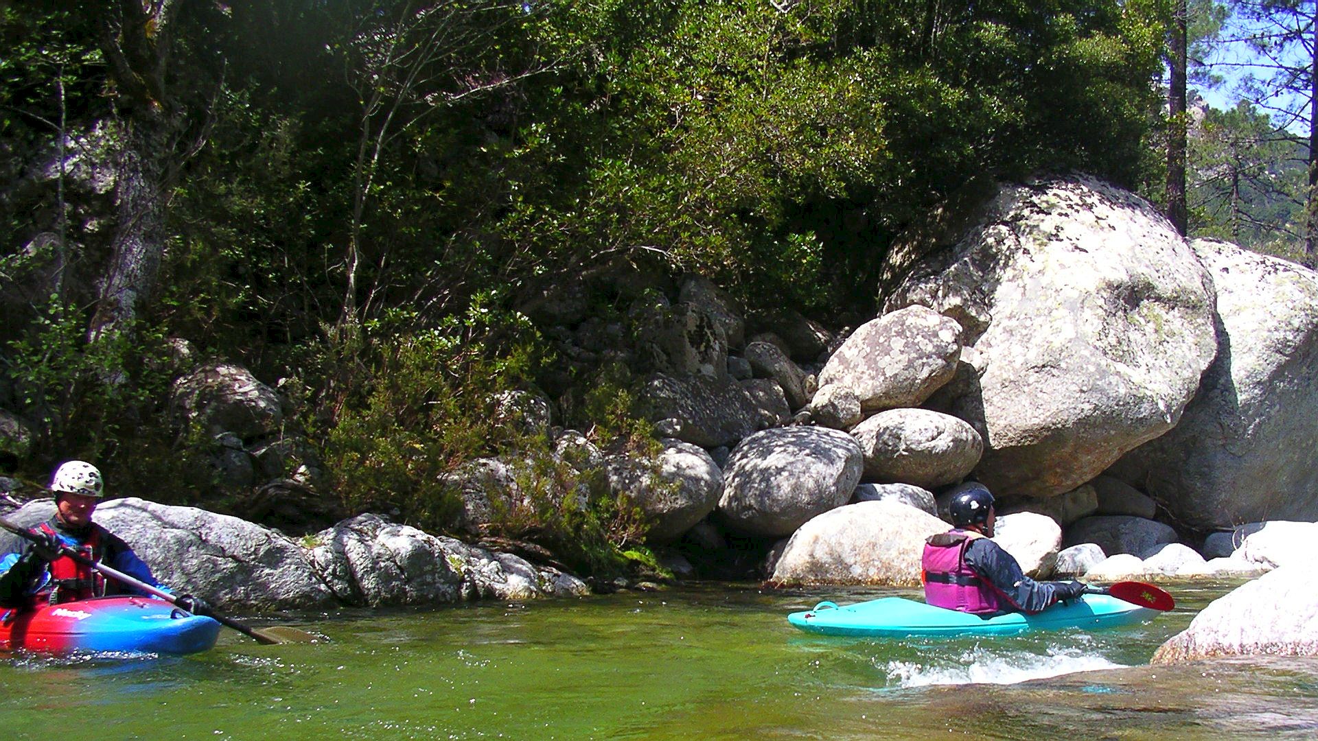 Kajak, Fluss Fium Orbo, Abschnitt Cavo - Erzmine (Oberer Fium Orbo) am Beginn des Abschnitts 🛶 Werner R., Sepp G.