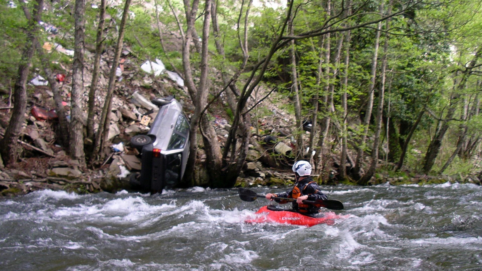 Kajak, Fluss Golo, Abschnitt Kraftwerk - Ponte Leccia (Mittlerer Golo) Autoentsorgung auf korsisch! 🛶 Horst K.