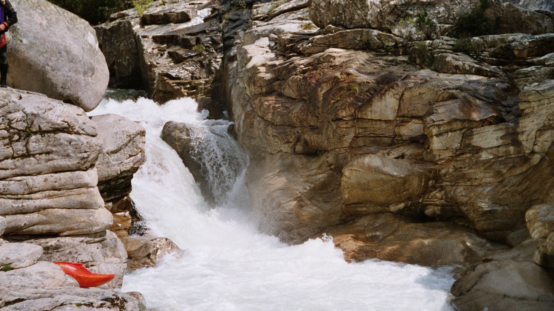 Kajak, Fluss Liamone, Abschnitt Murzo - Ponte de Truggia (Mittlere Liamone) der unfahrbare Eingangsfall 