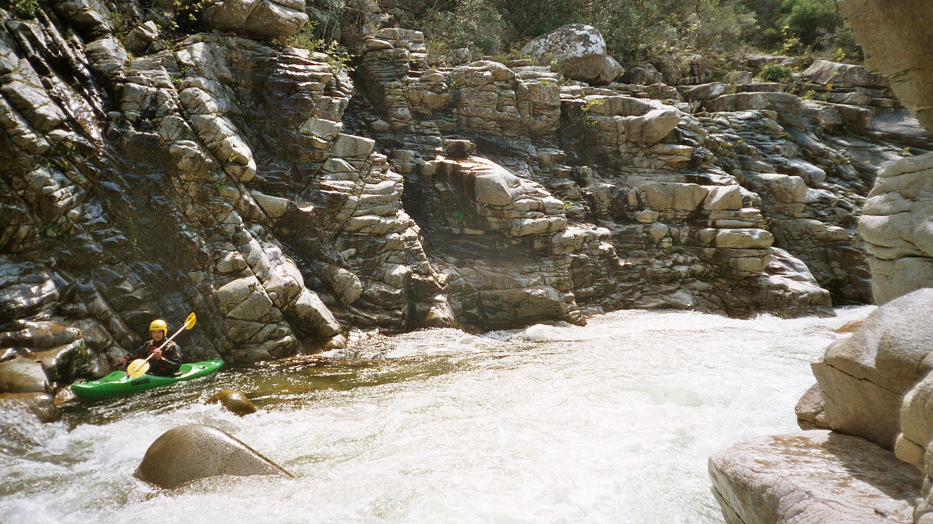 Kajak, Fluss Liamone, Abschnitt Murzo - Ponte de Truggia (Mittlere Liamone) nach dieser Kurve Ritt durch die Klamm 🛶 Horst K.