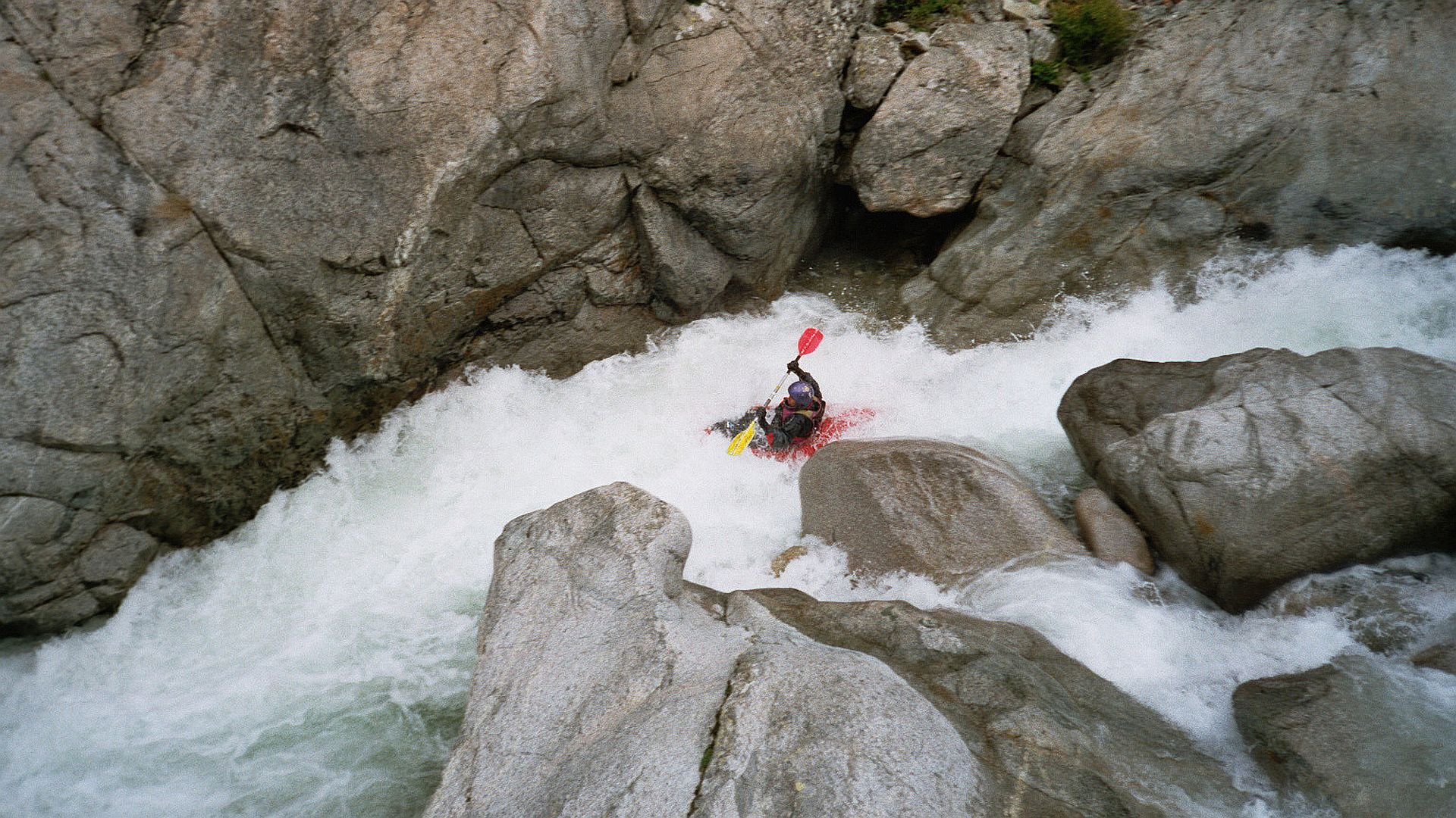Kajak, Fluss Liamone, Abschnitt Guagno les Bains - Murzo (Obere Liamone) die Linkskurve am r Ufer 🛶 Werner R.