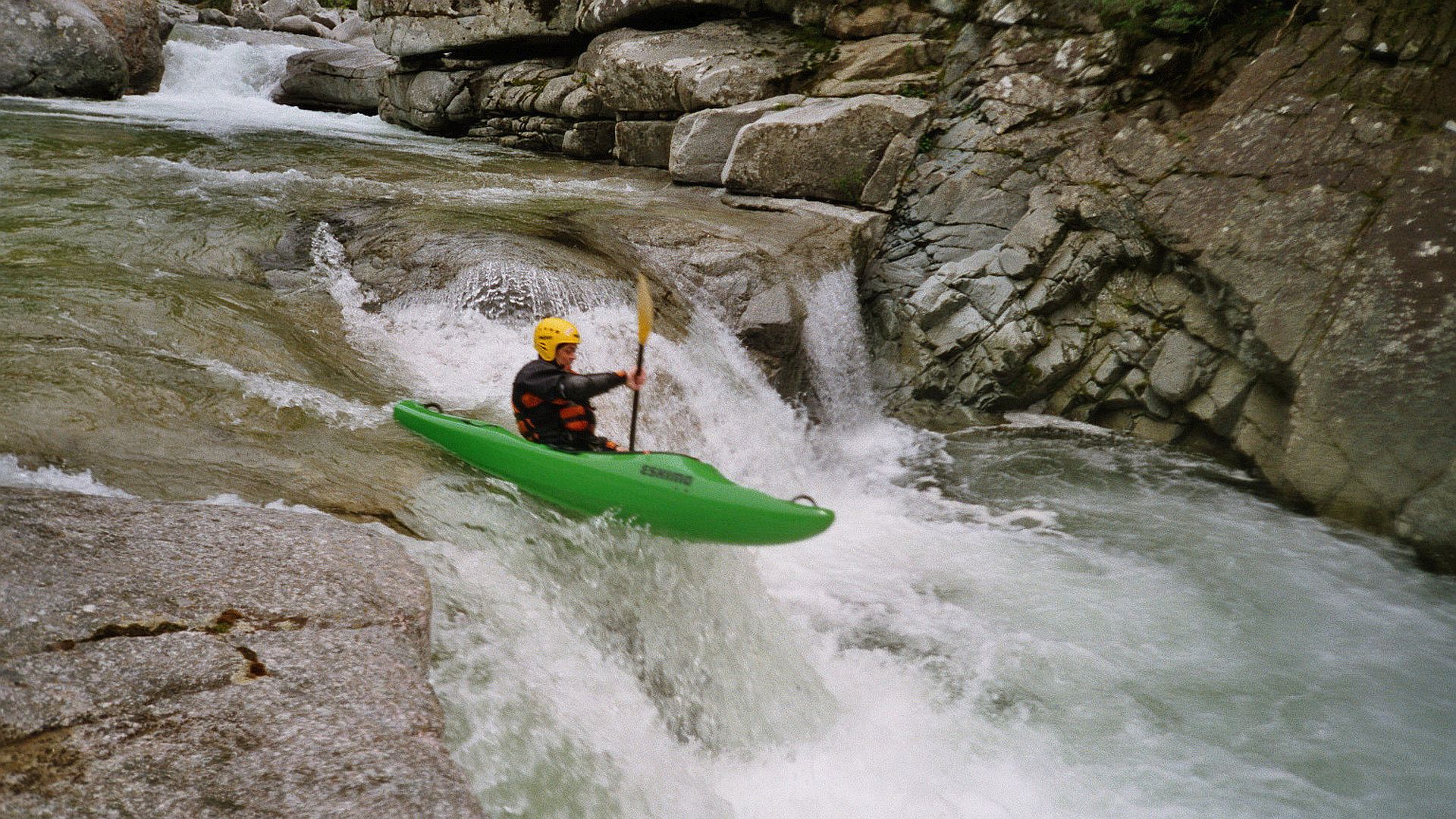 Kajak, Fluss Liamone, Abschnitt Guagno les Bains - Murzo (Obere Liamone) 2m Stufe mit Schanze 🛶 Horst K.