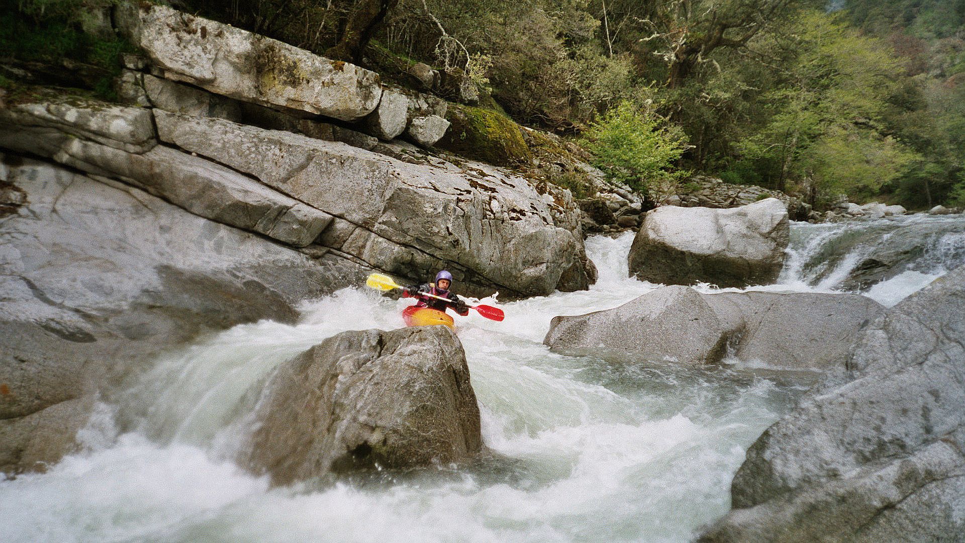 Kajak, Fluss Liamone, Abschnitt Guagno les Bains - Murzo (Obere Liamone) Zick Zack Gefällestufen 🛶 Werner R.