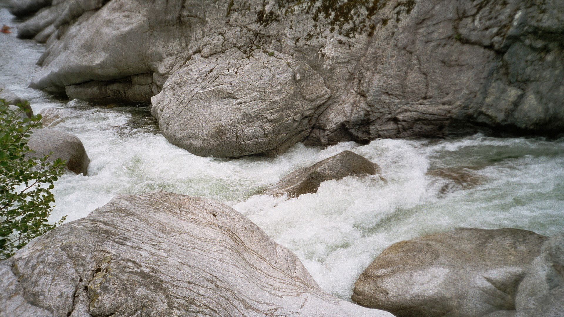 Kajak, Fluss Liamone, Abschnitt Guagno les Bains - Murzo (Obere Liamone) gefährliche Stelle mit Klemmgefahr 