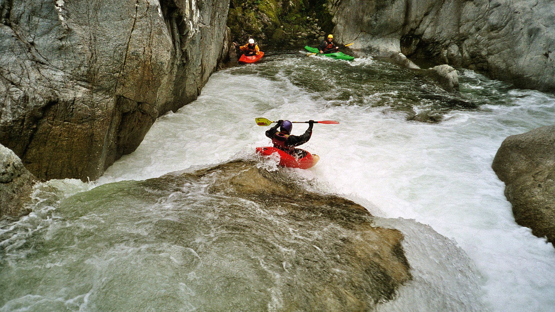 Kajak, Fluss Liamone, Abschnitt Guagno les Bains - Murzo (Obere Liamone) schöne Stufe im unteren Drittel 🛶 Werner R.