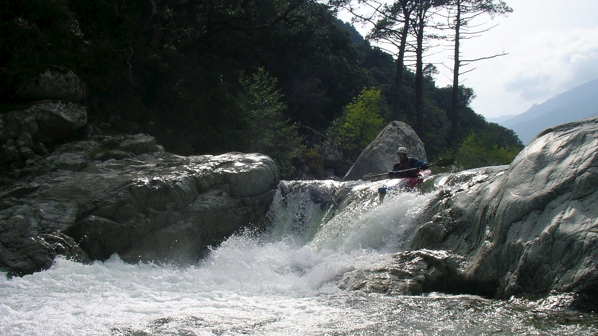 🛶 Sepp G. (© Peter F. 23.4.06) Kajak, Fluss Travo, Abschnitt Chisa - Pont de Ghjineparu (Oberer Travo) Stufen 🛶 Sepp G.