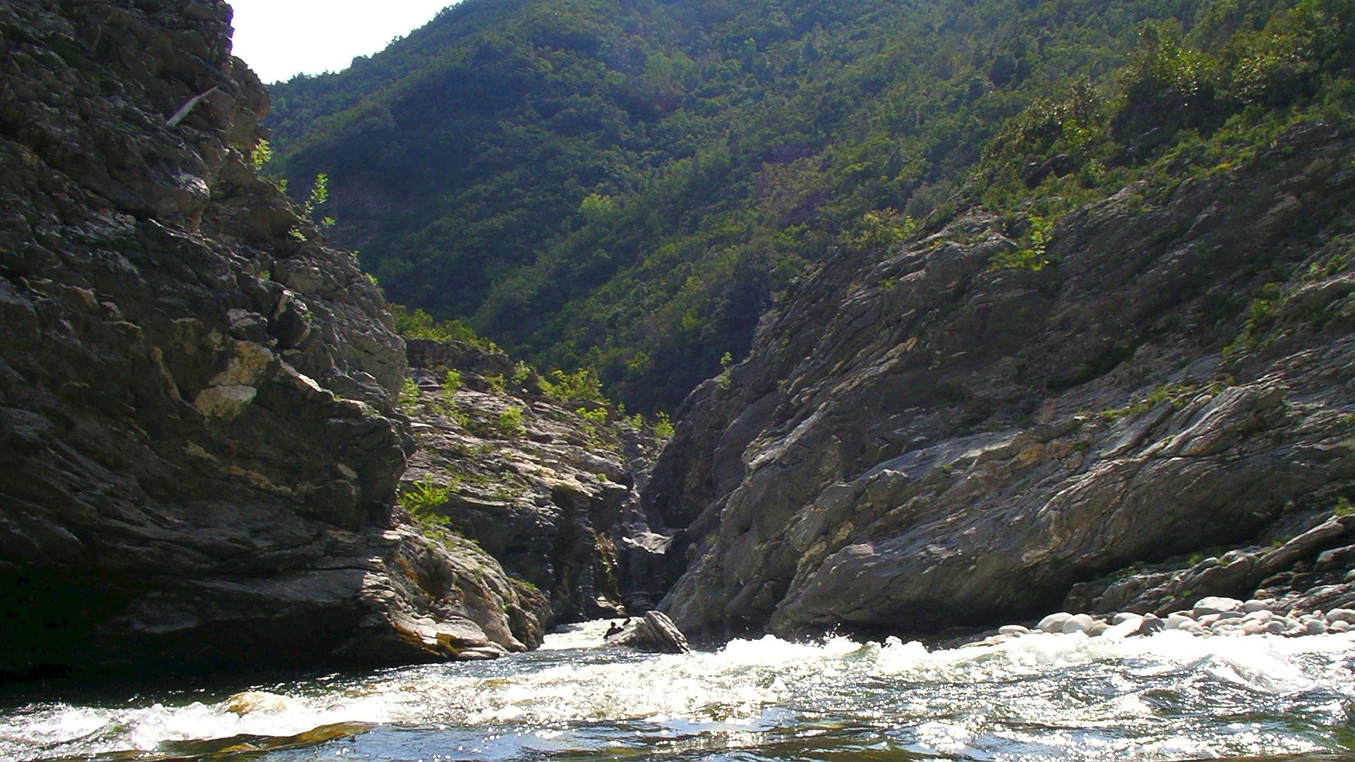 Kajak, Fluss Tavignano, Abschnitt Pont de Piedicorte - Fago (Schlucht) kurz vor dem Ausstieg 🛶 Werner R.