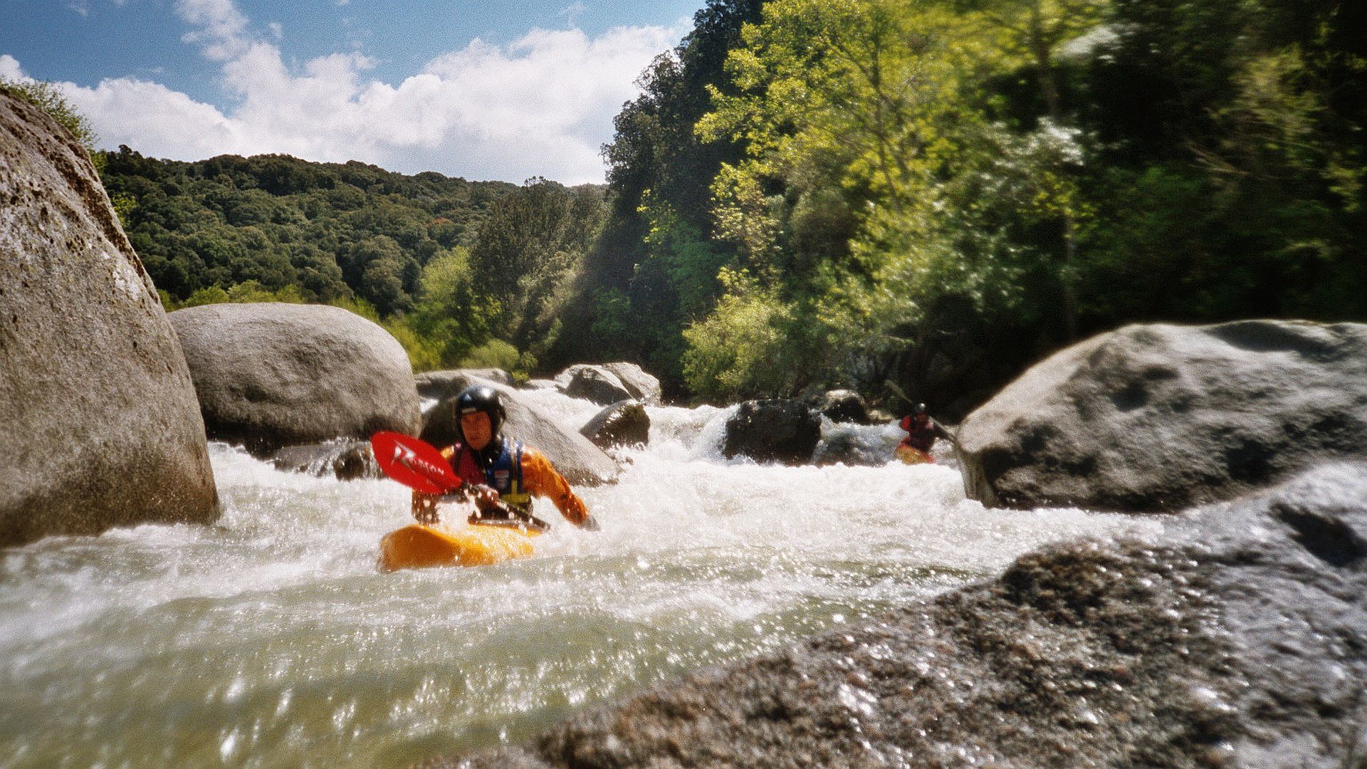 Kajak, Fluss Taravo, Abschnitt Brücke N2196 - Pont de Calzola (DKV 4. Etappe) verblockt nach der Genueserbrücke 🛶 Tom R.