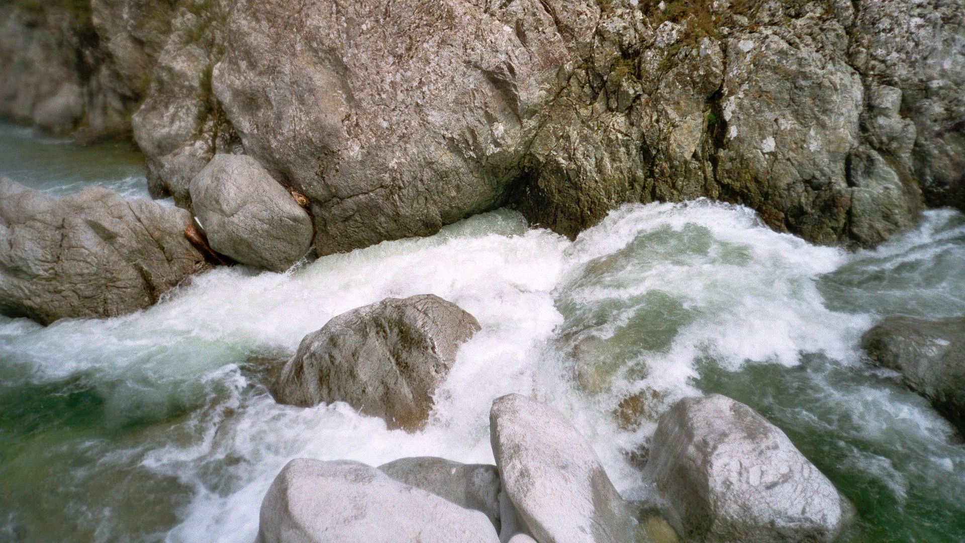 Kajak, Fluss Vecchio, Abschnitt Pont du Vecchio - Noceta (Mittlerer Vecchio) siphonierte Stellen 