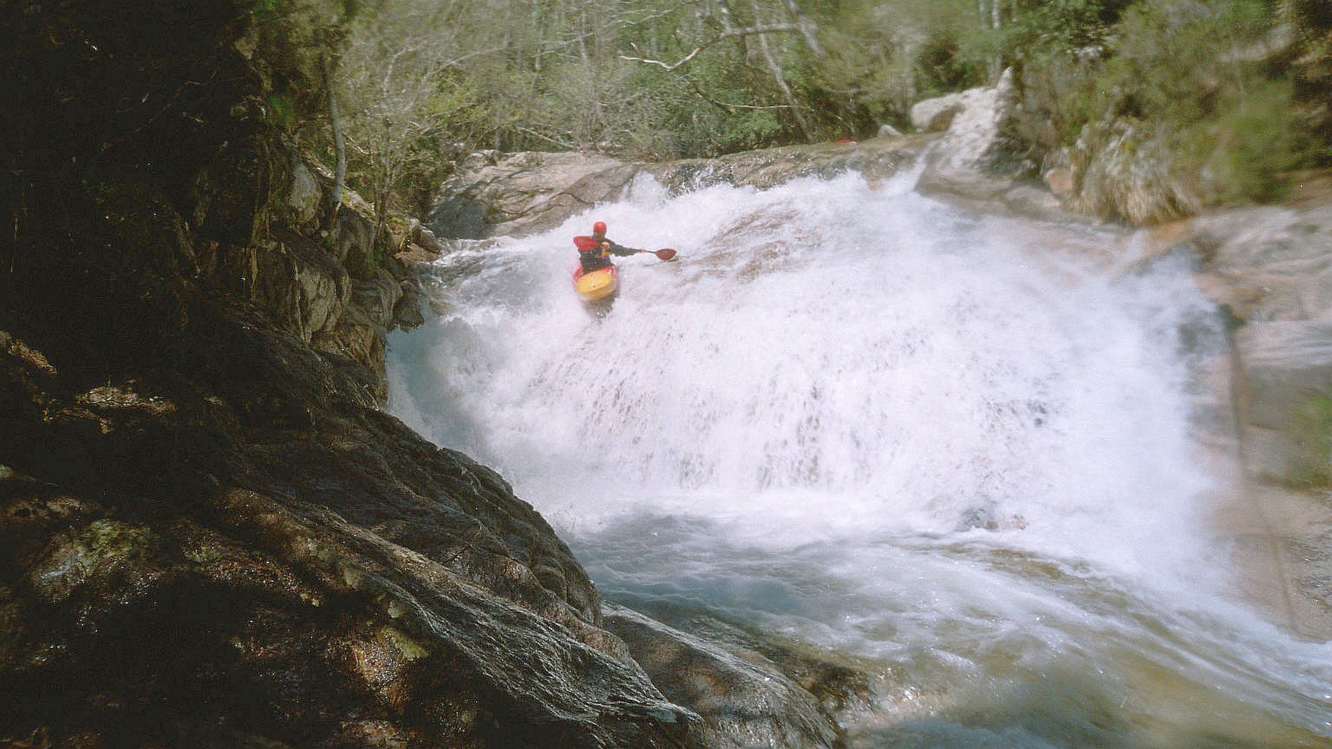 Kajak, Fluss Codi, Abschnitt Quenza - Mündung die 6m Schrägrutsche 🛶 Peter F.