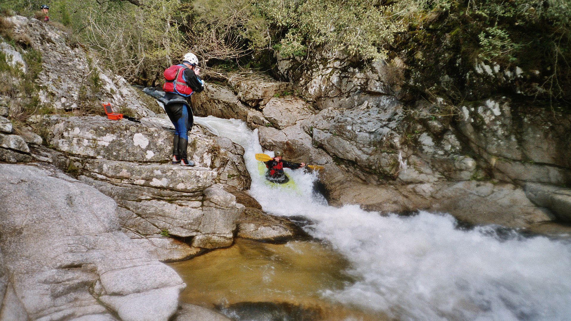 Kajak, Fluss Codi, Abschnitt Quenza - Mündung schmaler stufiger Abfall 🛶 Günther R.