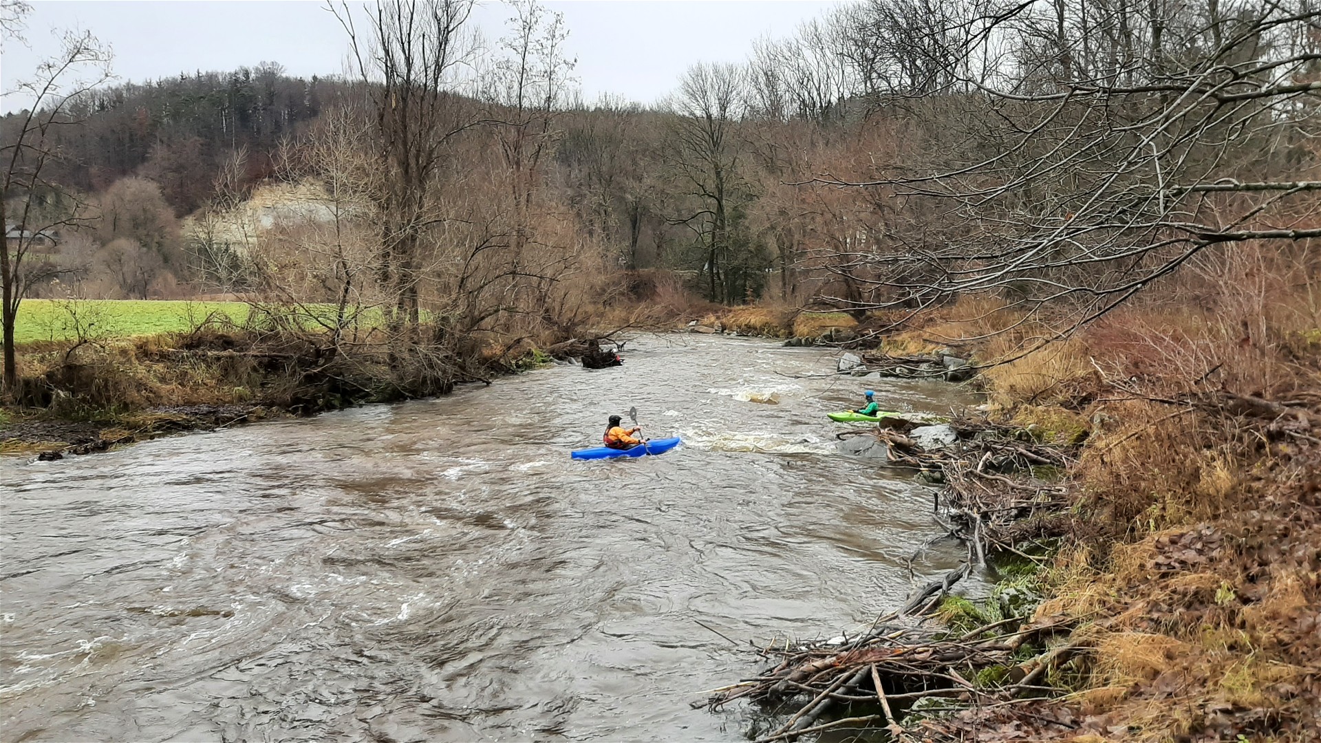 Kajak, Fluss Vöckla, Abschnitt Timelkam - Wankham leichtes Wildwasser 
