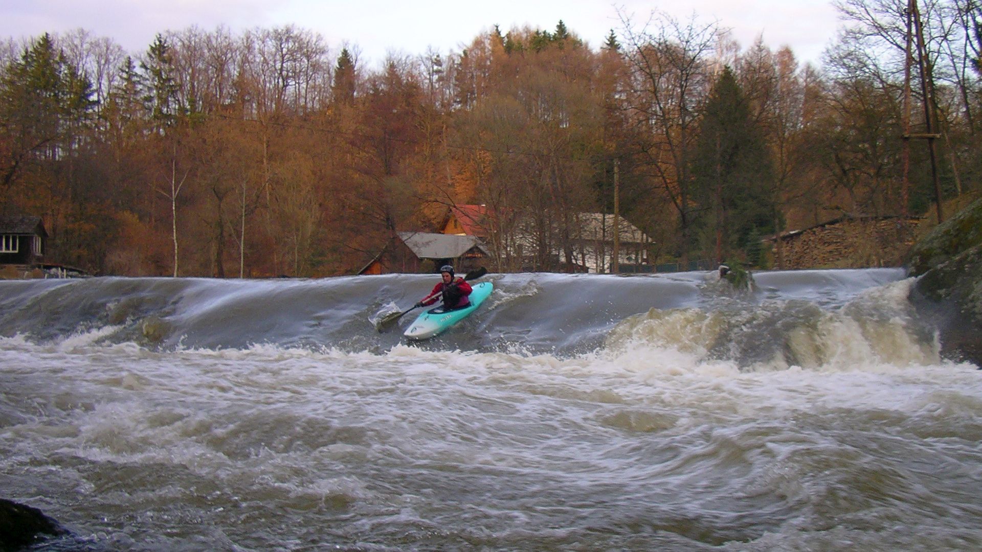🛶 Werner R. (© Peter F. 4.4.06) Kajak, Fluss Feldaist, Abschnitt Selker - Pregarten (Obere Feldaist) Wehr vor Pregarten 🛶 Werner R.