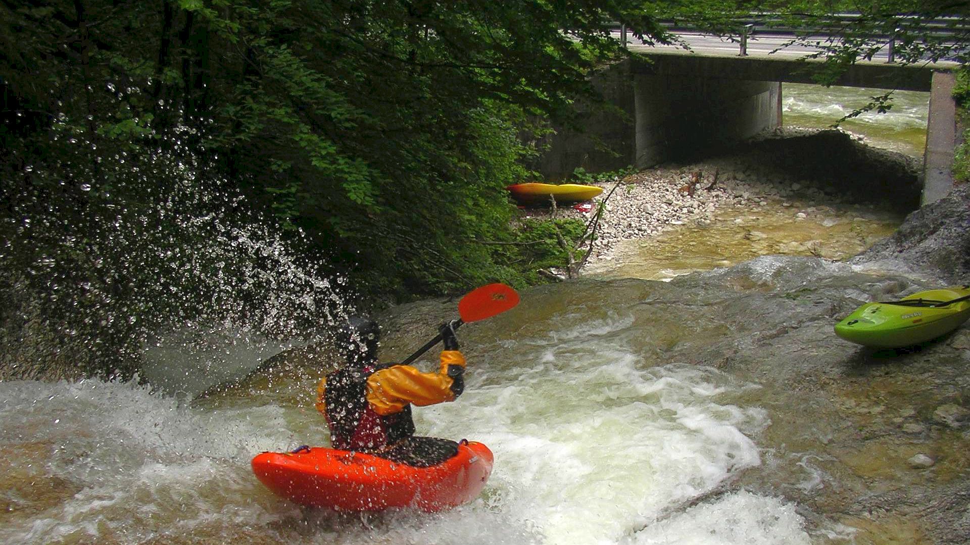 Kajak, Fluss Steinbach, Abschnitt Steinbachgraben 3er Kombi vor der Mündung 🛶 Christoph M.