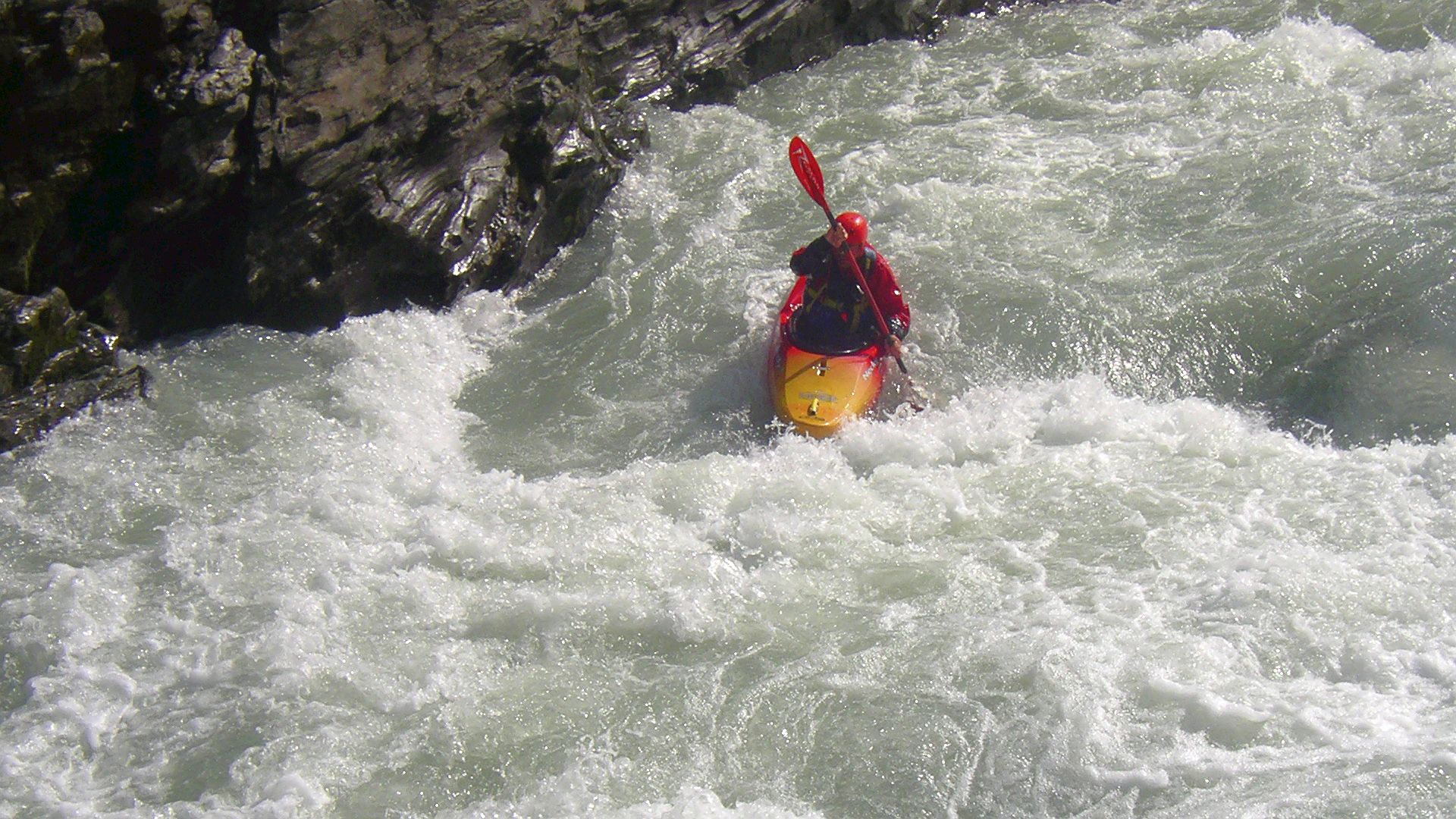 Kajak, Fluss Inn, Abschnitt Fließ - Landeck (Landecker Schlucht) noch eine Rutsche 🛶 Peter F.