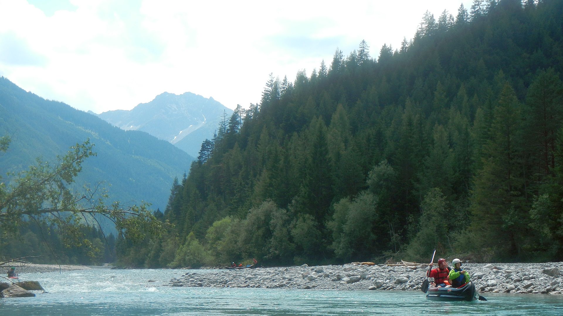 Kajak, Fluss Lech, Abschnitt Häselgehr - Stanzach ruhigere Zwischenstrecken 🛶 Lilli, Julius, Hannes