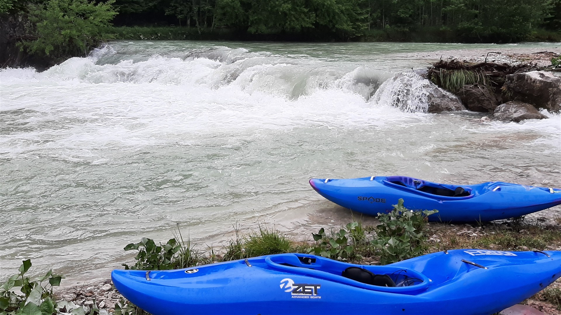Kajak, Fluss Alm, Abschnitt Jagersimmerl - Grünau Steinwurf 