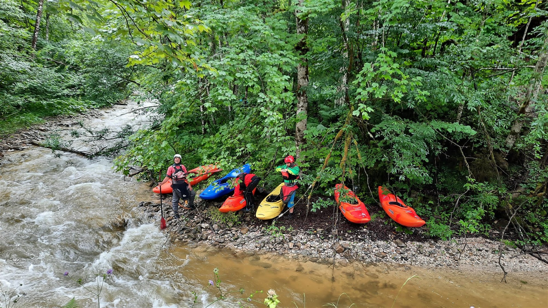 Kajak, Fluss Reichraming, Abschnitt Weißwasser - Reichraming Einstieg bei Mündung Schwarzer Bach 