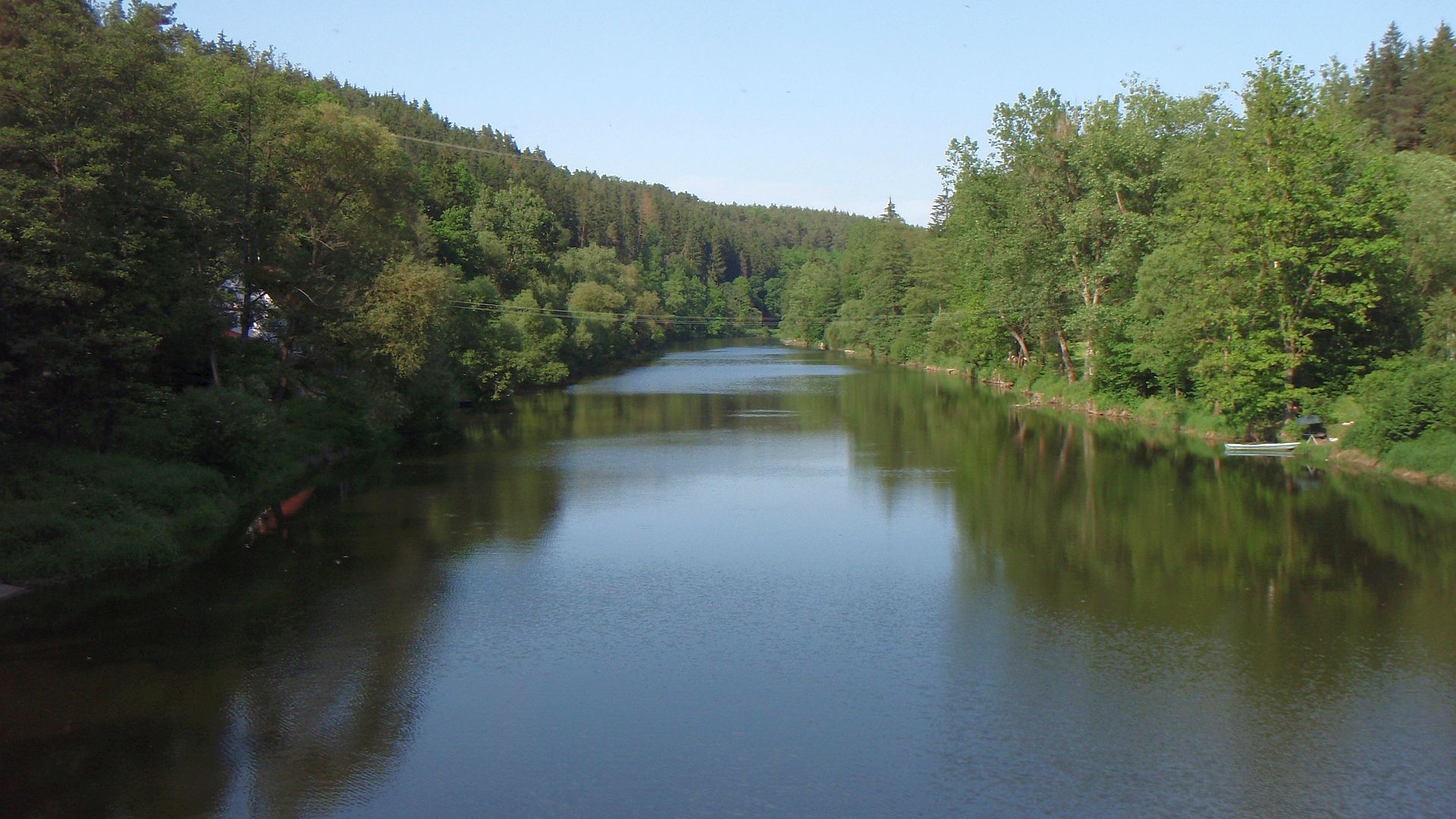 Kajak, Fluss Lužnice (Lainsitz), Abschnitt Tábor - Bechyně (Unterlauf) sehr ruhiges Wasser vor Dobronice 