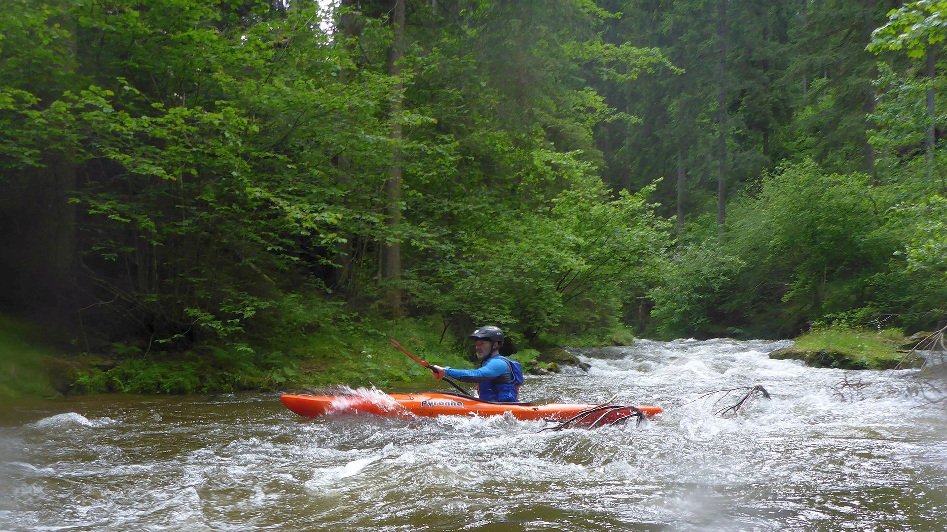 Kajak, Fluss Teigitsch, Abschnitt Stampf - Edelschrott (Oberlauf) flotte Schwallstrecke 