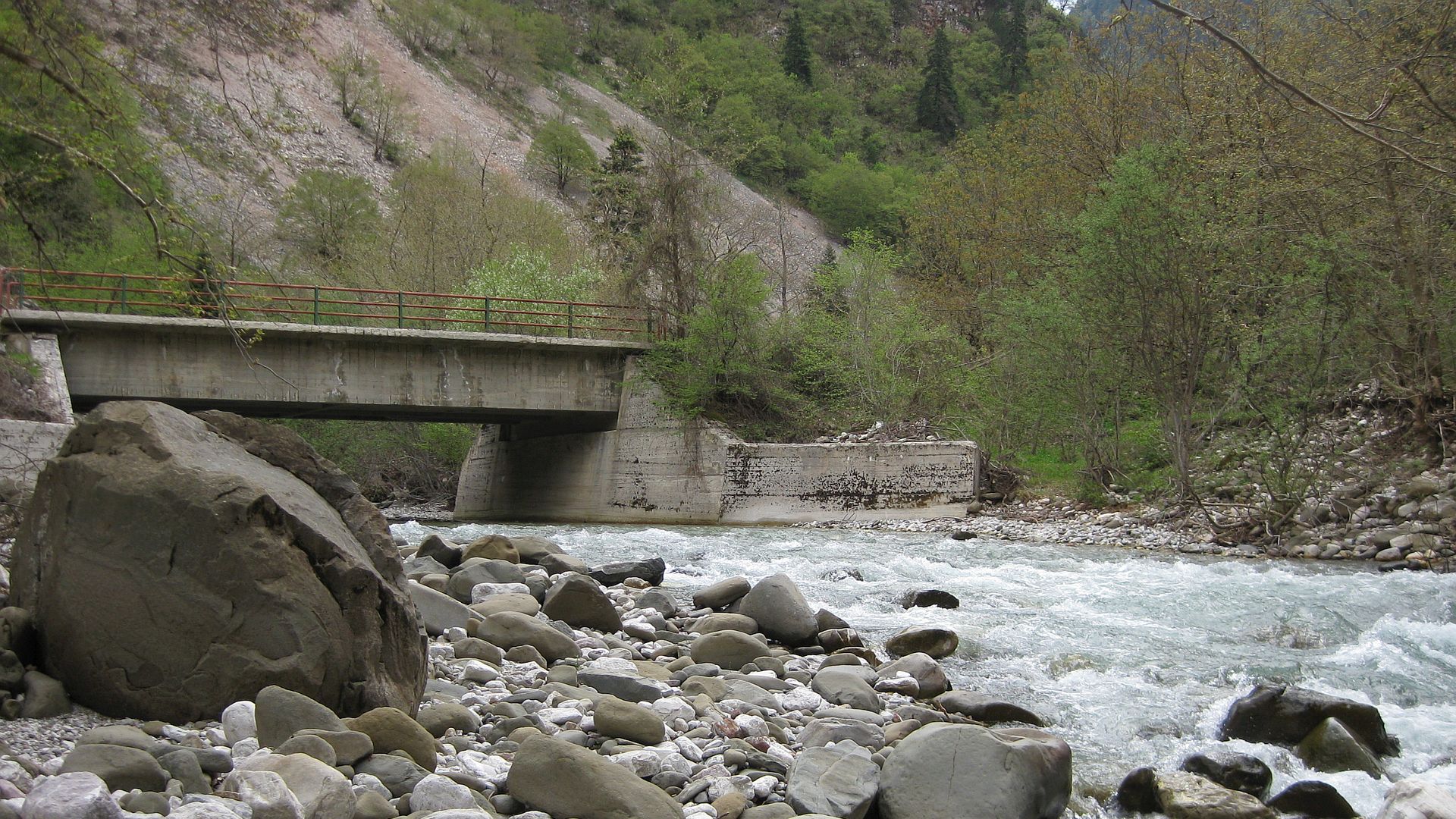 Kajak, Fluss Kamnetikos, Abschnitt Pirra - Armatoliko Einstieg nach der Brücke 