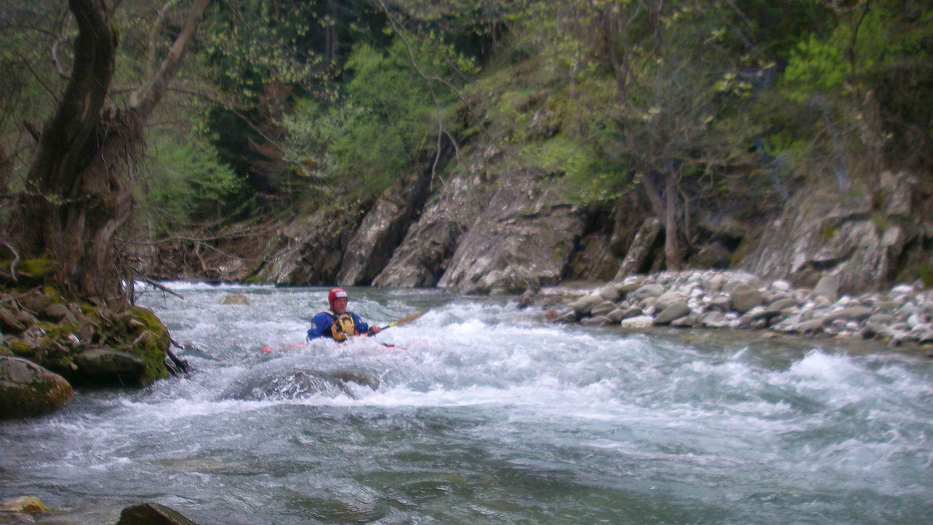 Kajak, Fluss Kamnetikos, Abschnitt Pirra - Armatoliko die erstem Meter 🛶 Peter F.