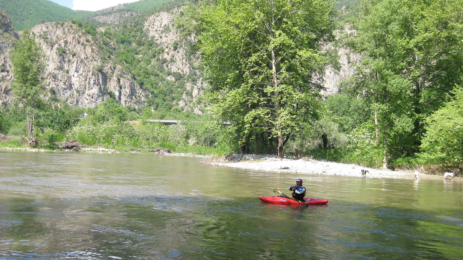 Kajak, Fluss Struma, Abschnitt Brücke Richtung Stara Kresna - Kresna beim Einstieg 🛶 Peter F.