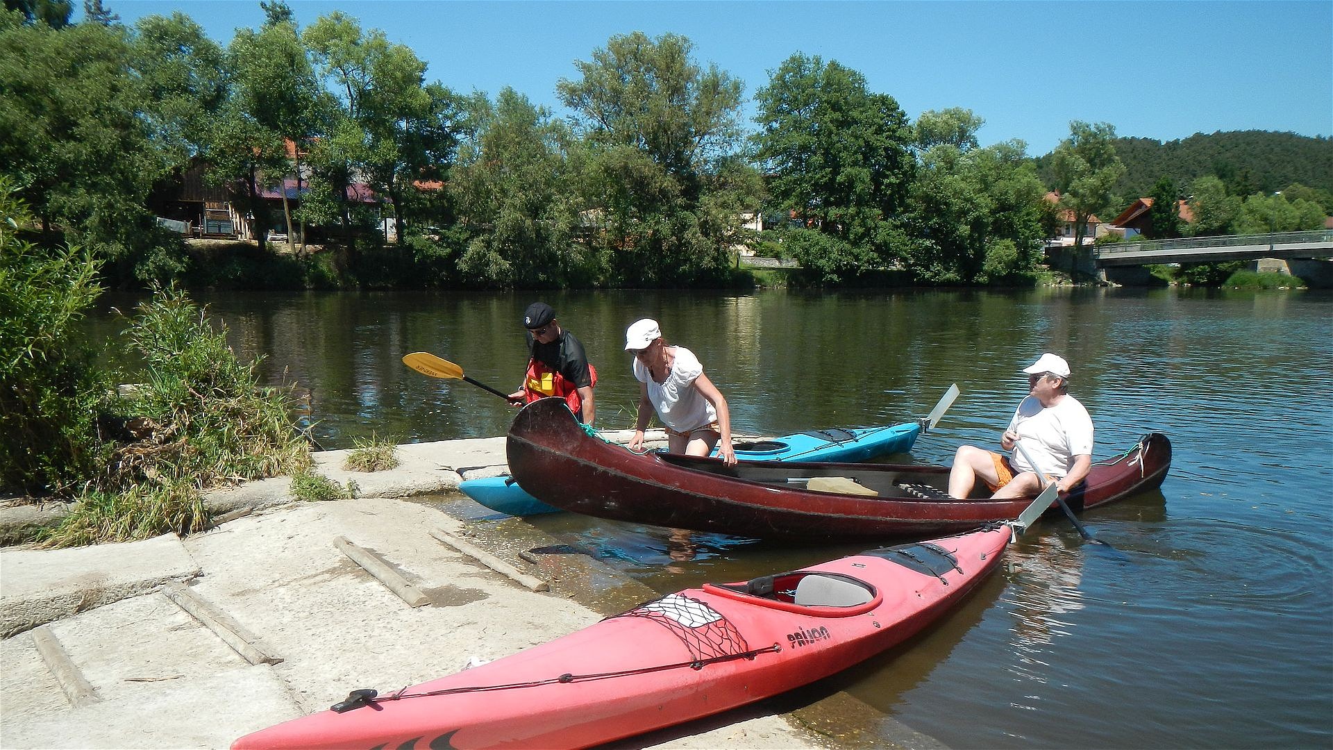 Kajak, Fluss Regen, Abschnitt Blaibacher See - Regensburg Walderbach Haselmühle Wehr umheben 🛶 Tom, Gabi, Rainer