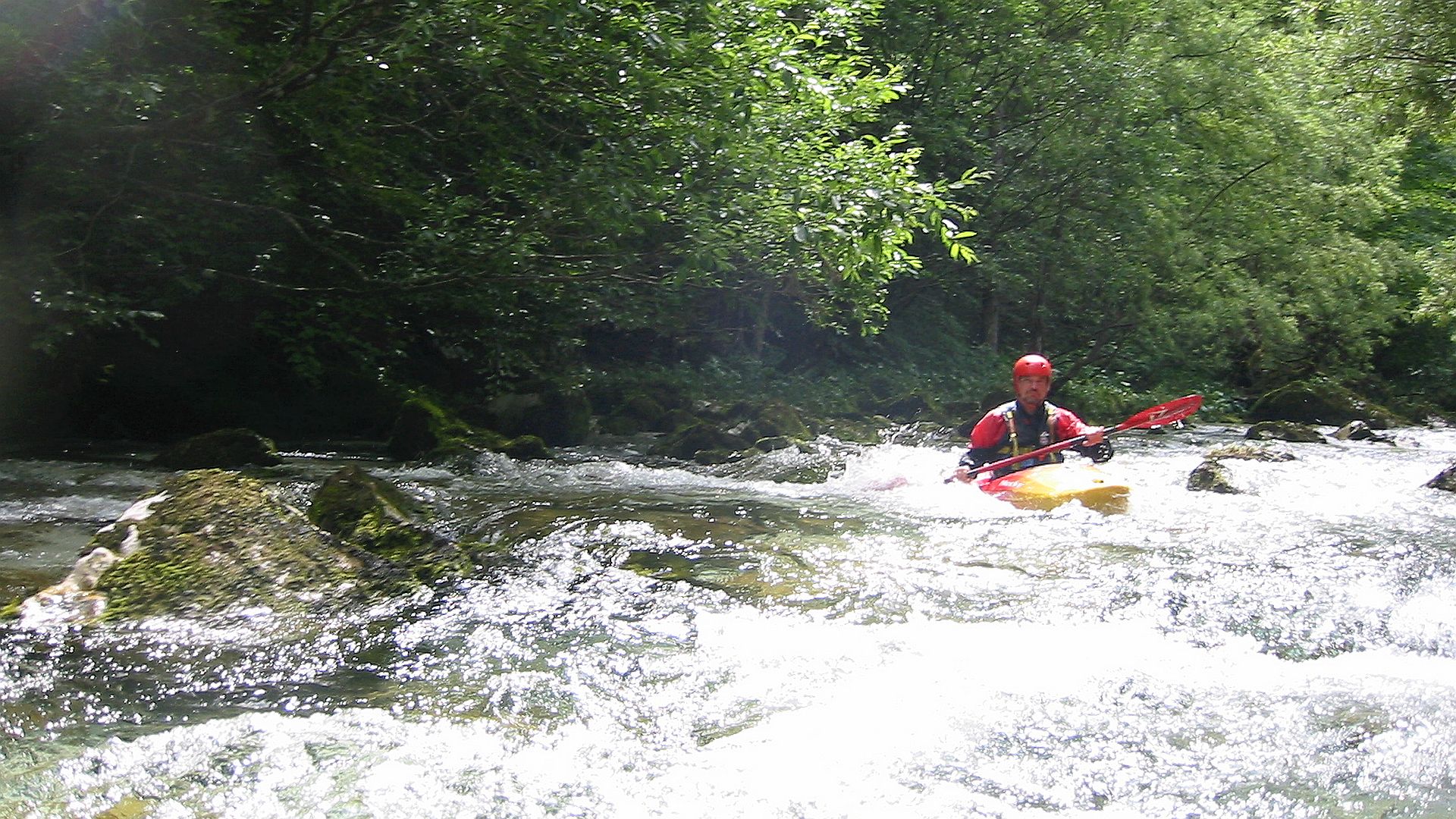 Kajak, Fluss Radovna, Abschnitt Radovna - Vintgar Folgestrecke nach Wehr 1 🛶 Peter F.