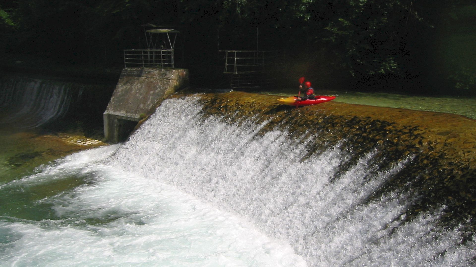Kajak, Fluss Radovna, Abschnitt Radovna - Vintgar Wehr 3 eher r fahren 🛶 Peter F.