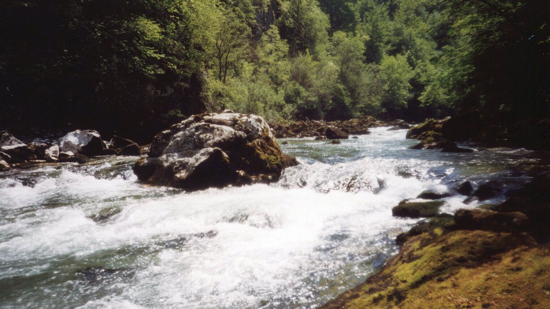 Kajak, Fluss Sava Bohinjka, Abschnitt Soteska - Selo große Blöcke 