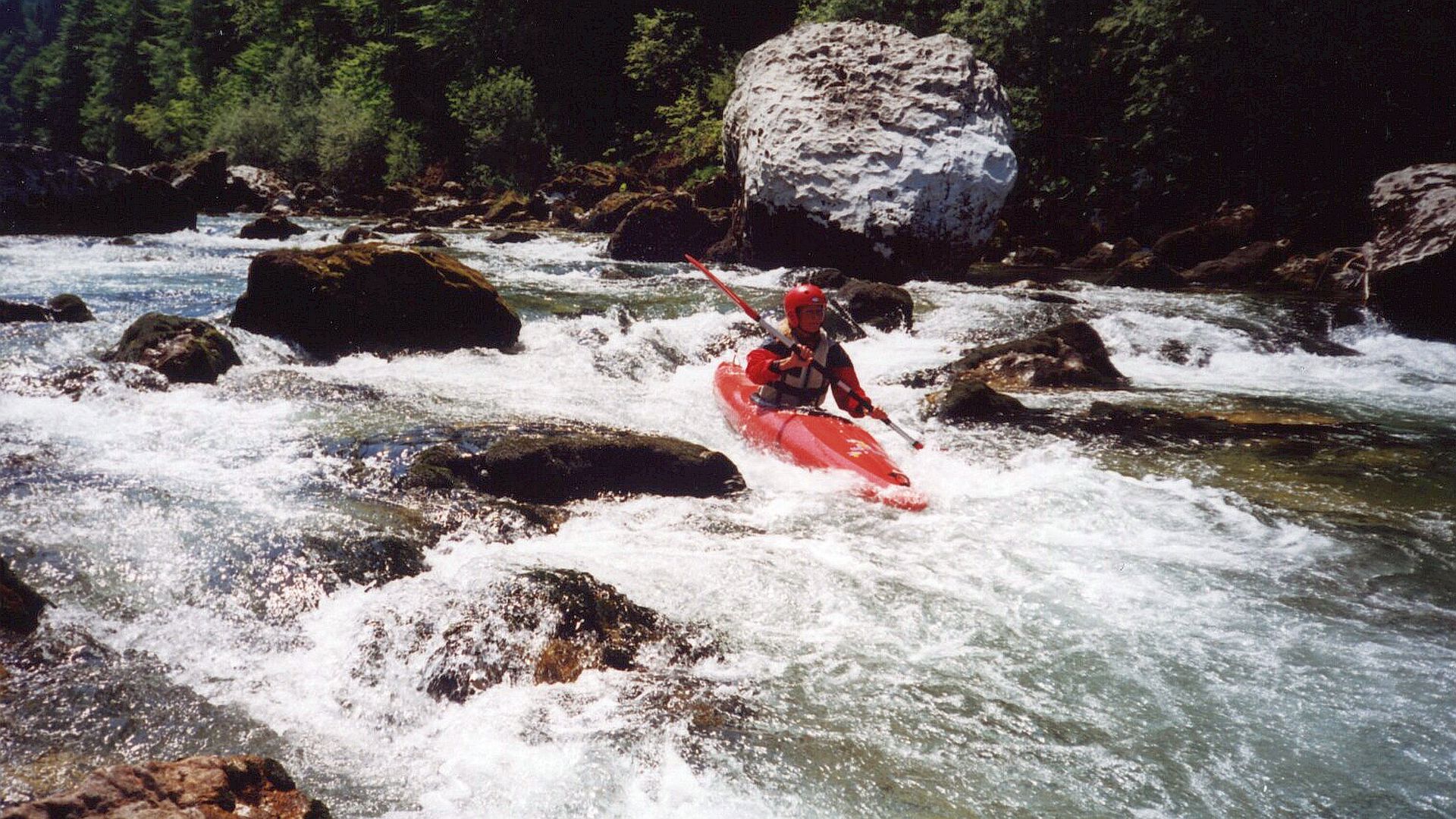 Kajak, Fluss Sava Bohinjka, Abschnitt Soteska - Selo verblockter Schwall 🛶 Ulli F.
