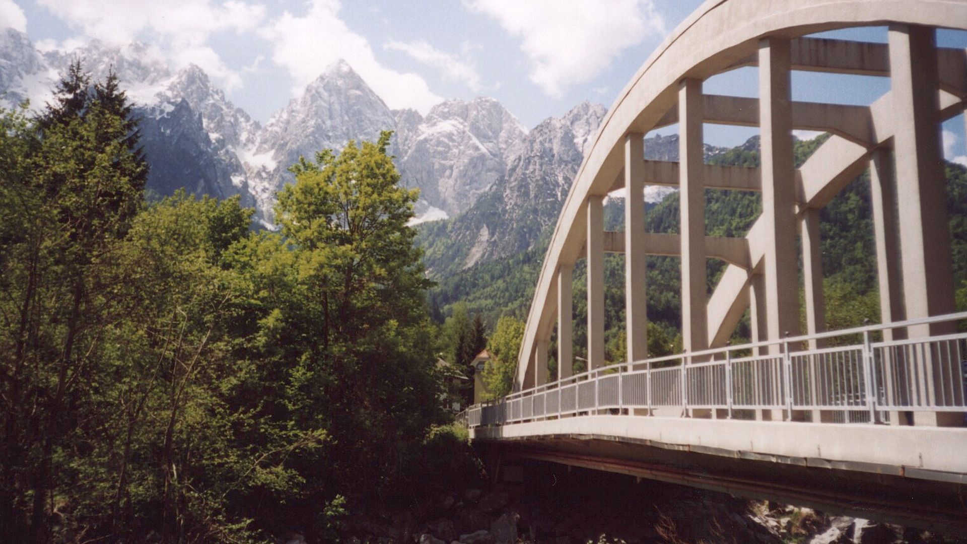 Kajak, Fluss Sava Dolinka, Abschnitt Gozd - Mojstrana Einstieg bei der Brücke in Gozd 