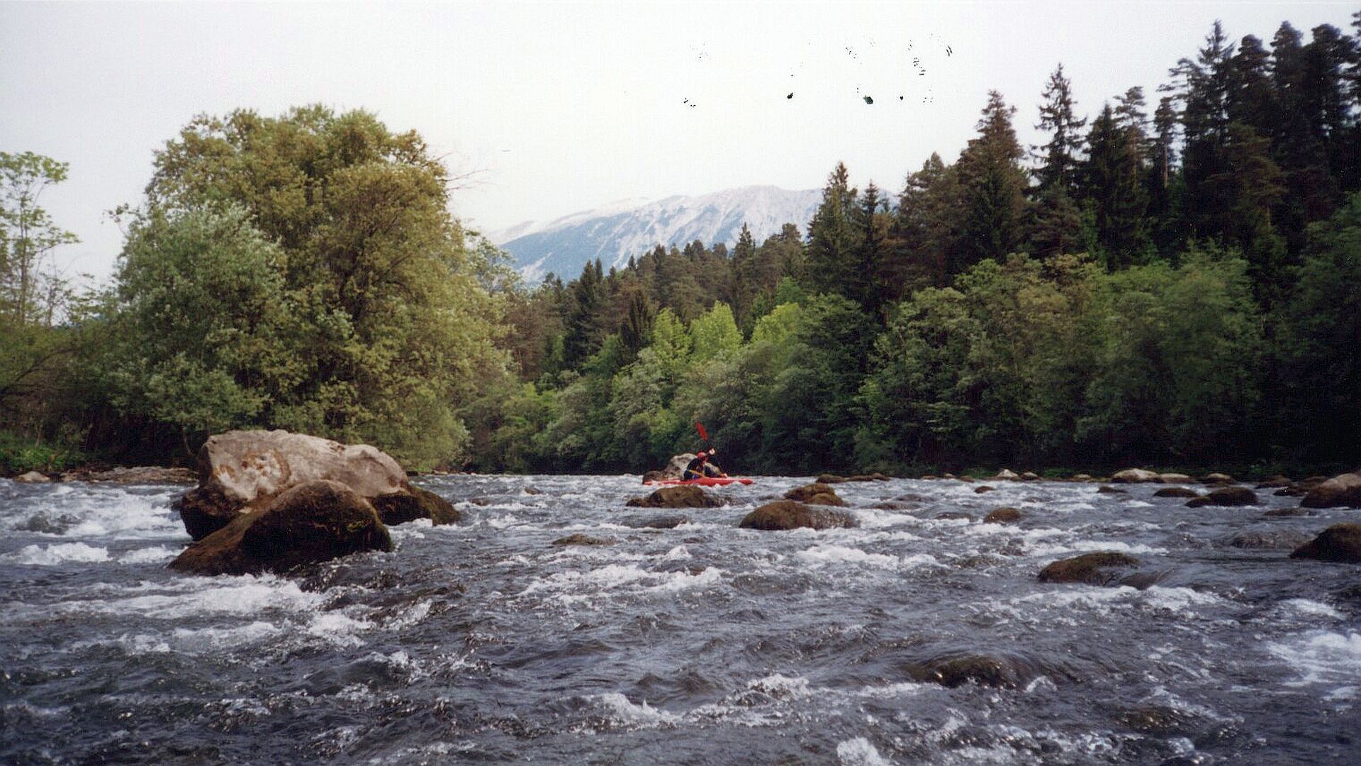 Kajak, Fluss Sava Dolinka, Abschnitt Mojstrana - Hrušica leicht verblockte Schwälle 🛶 Peter F.