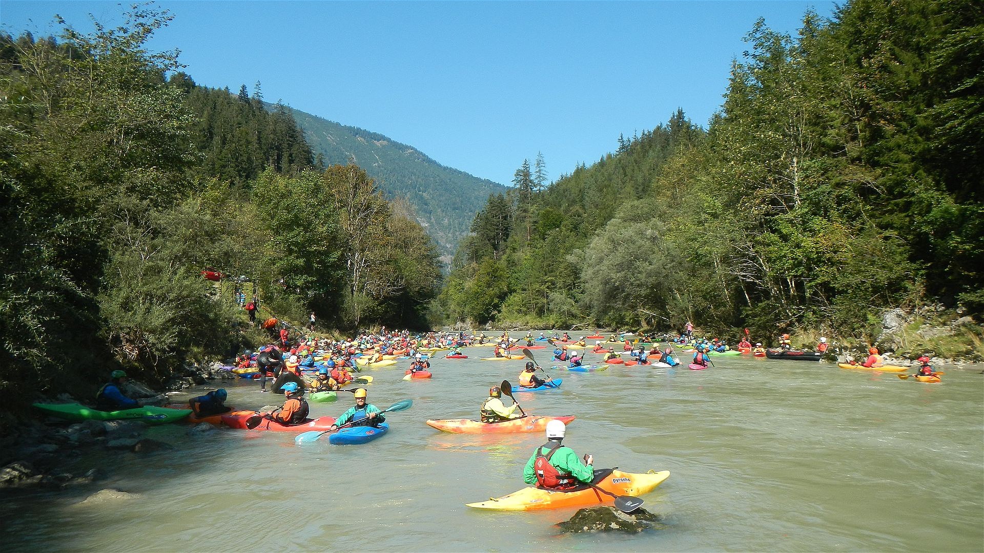 Kajak, Fluss Saalach, Abschnitt Au - Unken Paddlerdemo 2018 bei Greith 