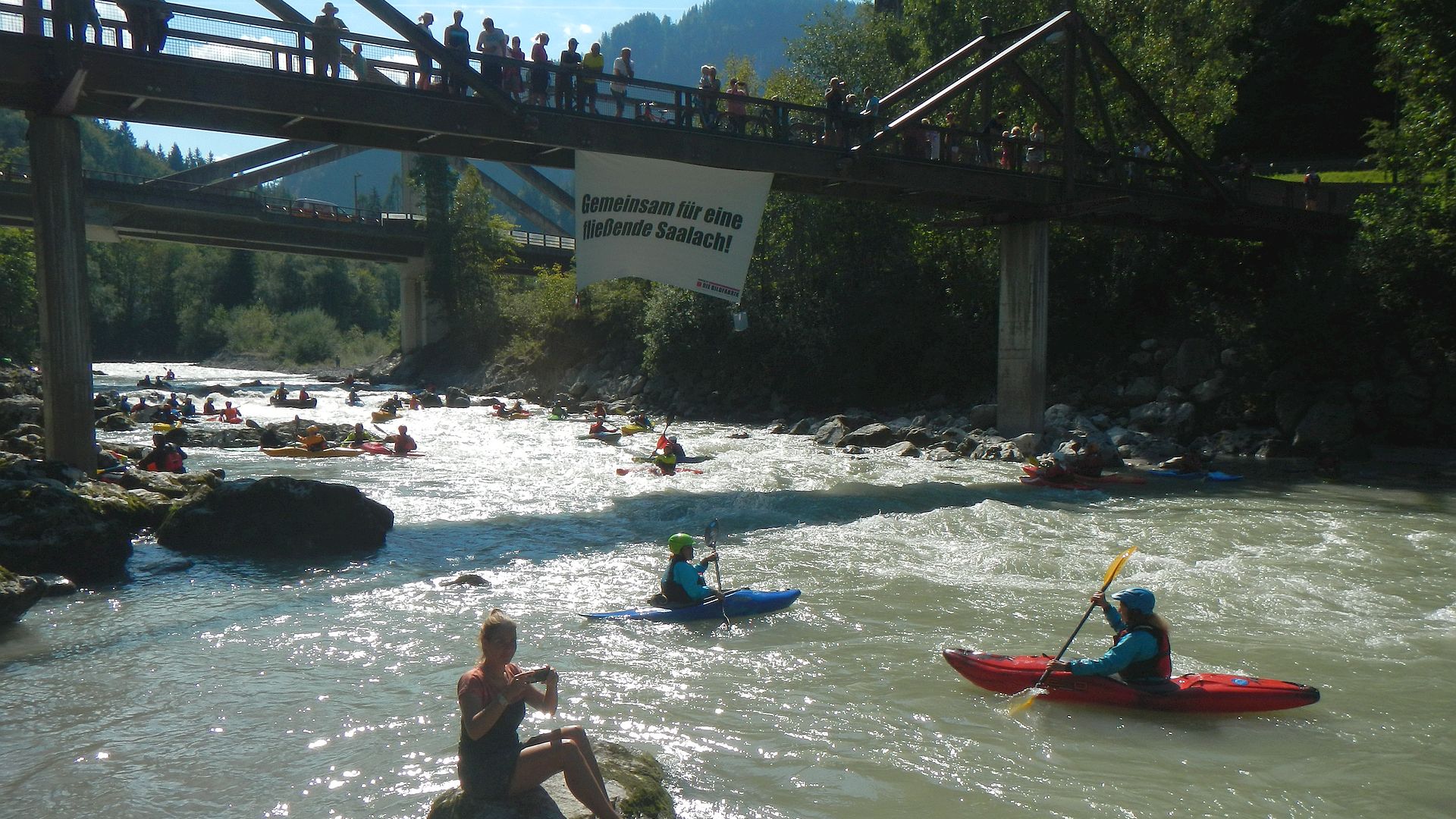 Kajak, Fluss Saalach, Abschnitt Au - Unken Paddlerdemo 2018 kurz vor Ausstieg Unken 
