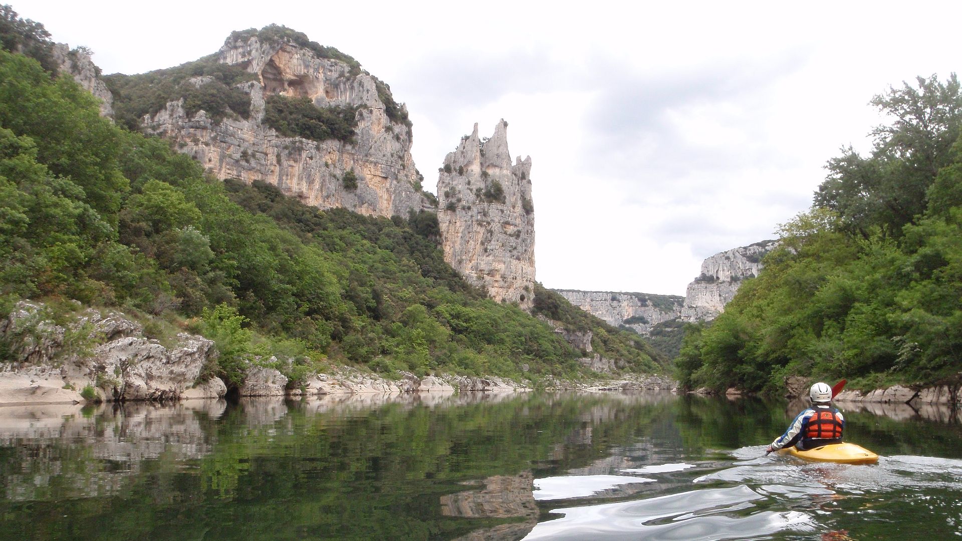 Kajak, Fluss Ardèche, Abschnitt Chames - St. Martin (Schlucht) Le Cathedrale 🛶 Ilse E.