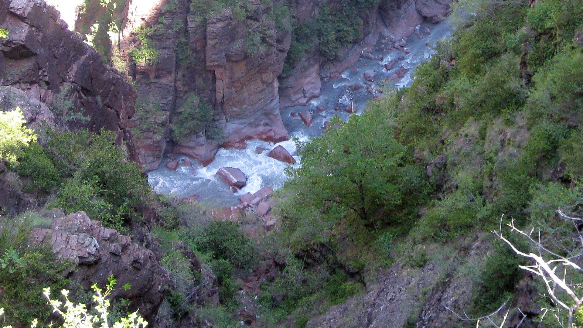 Kajak, Fluss Var, Abschnitt Guillaumes - Daluis (Gorges de Daluis) der Felssturz 
