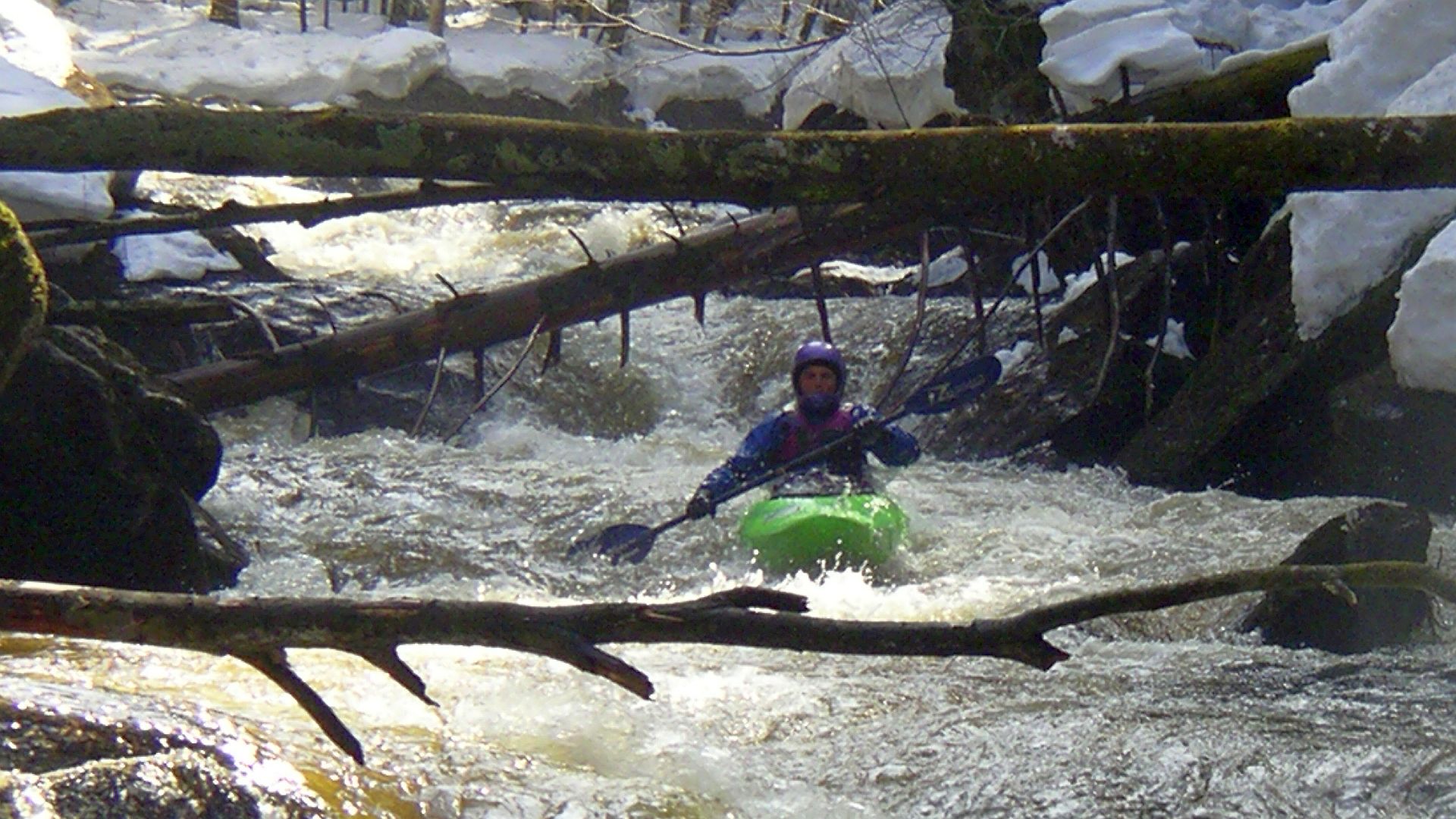 Kajak, Fluss Saußbach, Abschnitt Freyung - Wolfsteiner Ohe oft Baumhindernisse 🛶 Werner R.
