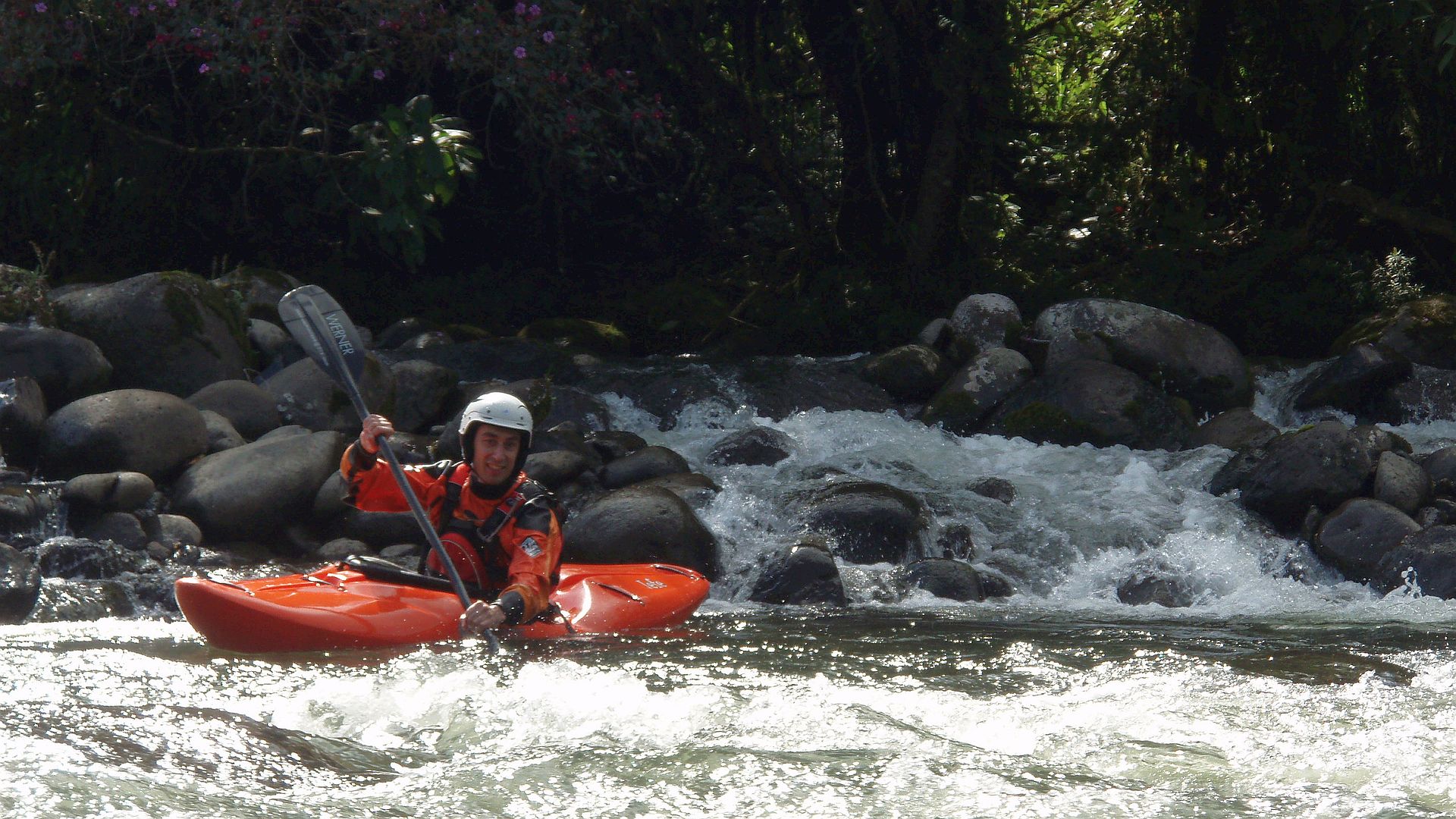 Kajak, Fluss Cosanga, Abschnitt Rio Aliso - Cosanga (Oberlauf) rumpelige Gefällestrecken 🛶 Patrick M.