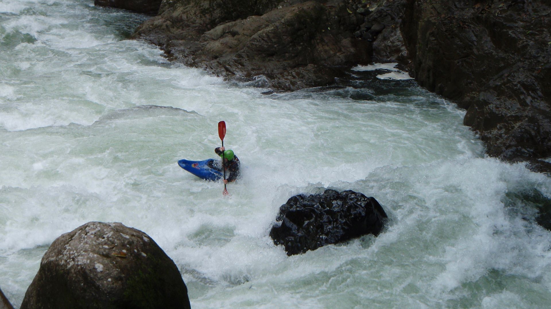 Kajak, Fluss Hollin, Abschnitt Cascadas - Santo Domingo Walzen und Löcher 🛶 Horst K.