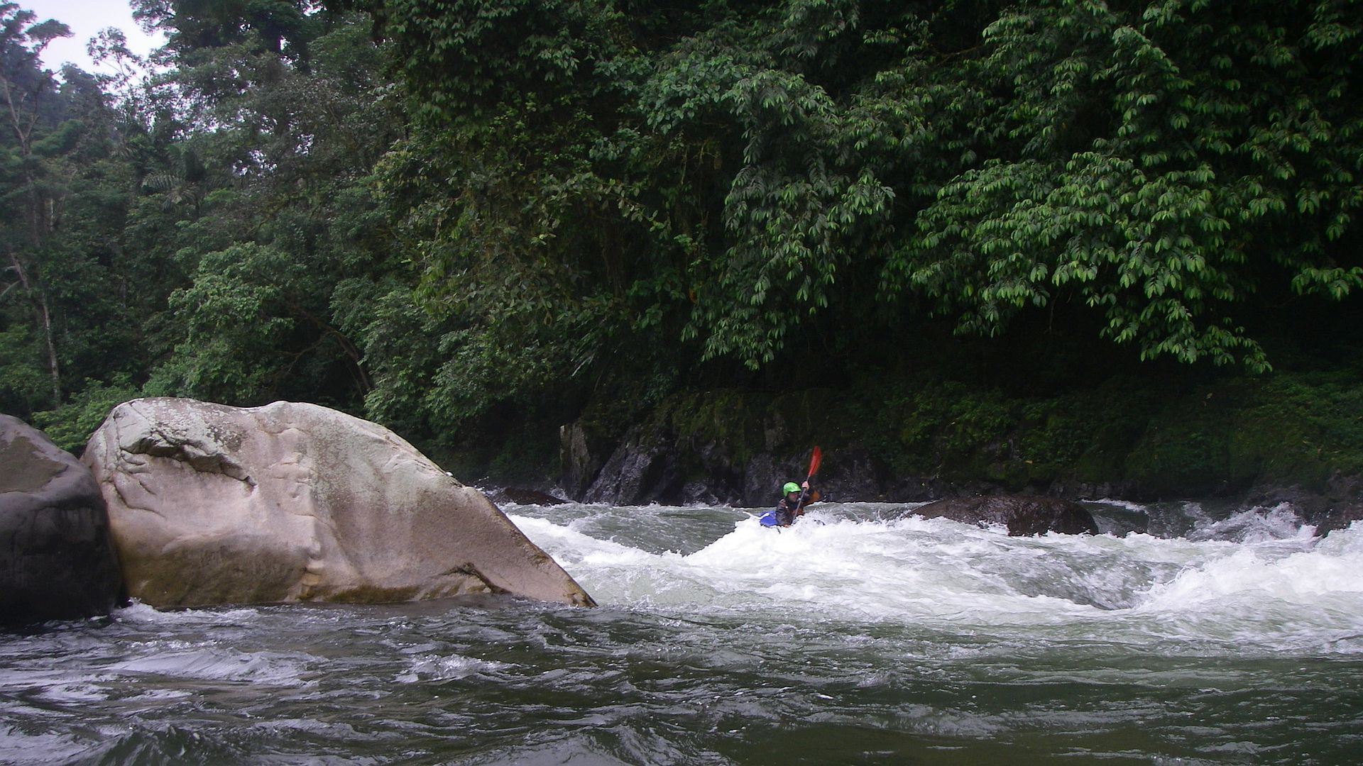 Kajak, Fluss Hollin, Abschnitt Cascadas - Santo Domingo gegen Ende der Strecke 🛶 Horst K.