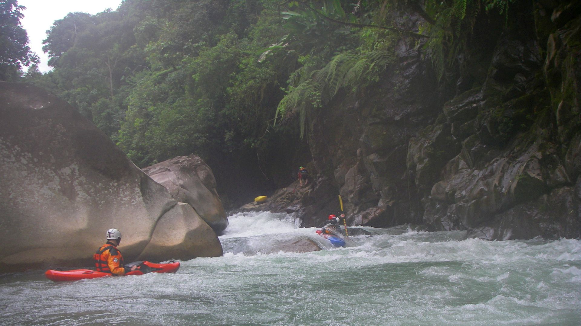 Kajak, Fluss Jondachi, Abschnitt Jondachi - Osayacu (Oberlauf) Stufen 🛶 Patrick M., Peter F.