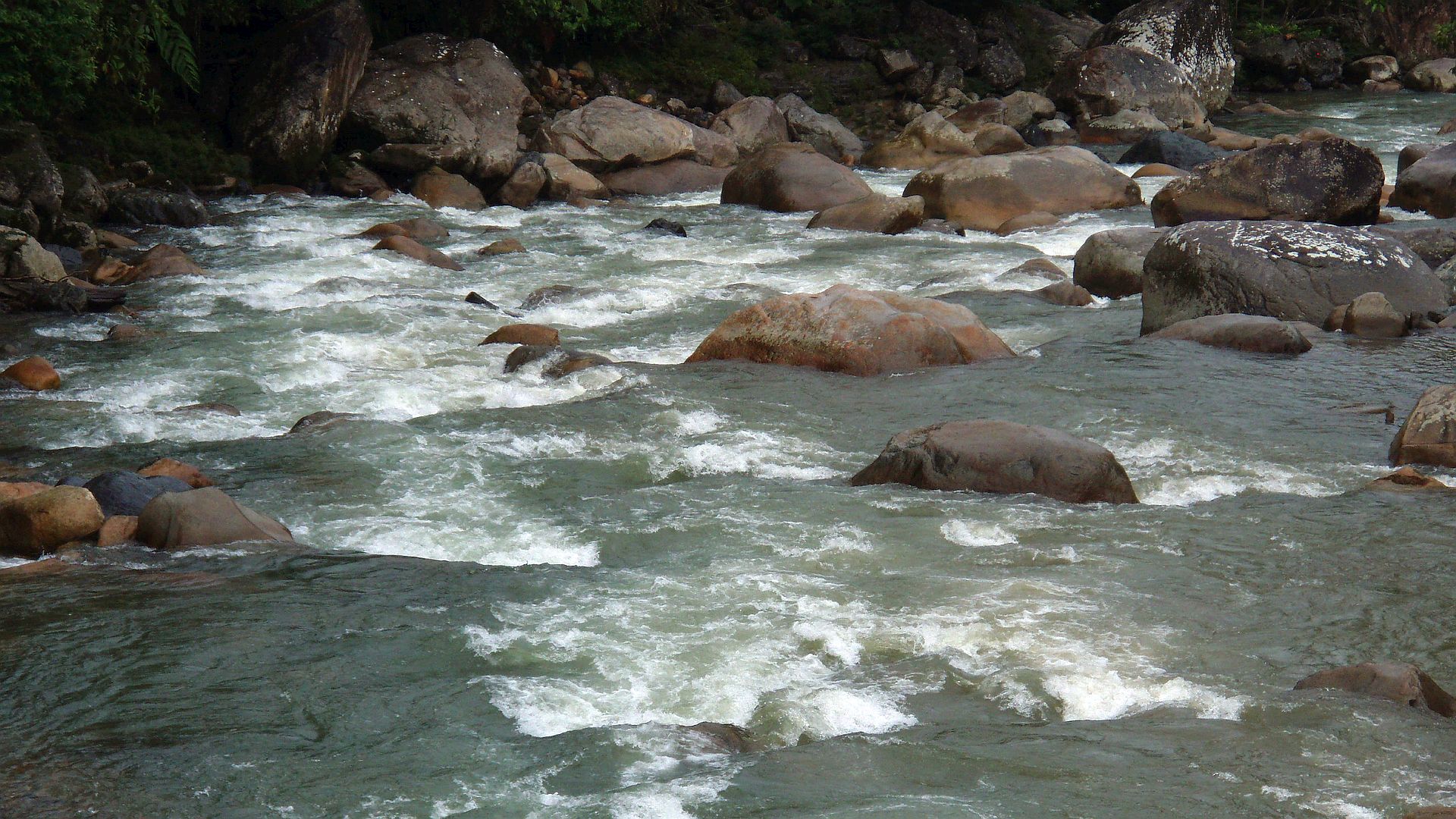 Kajak, Fluss Jondachi, Abschnitt Jondachi - Osayacu (Oberlauf) gegen Ende der Strecke 