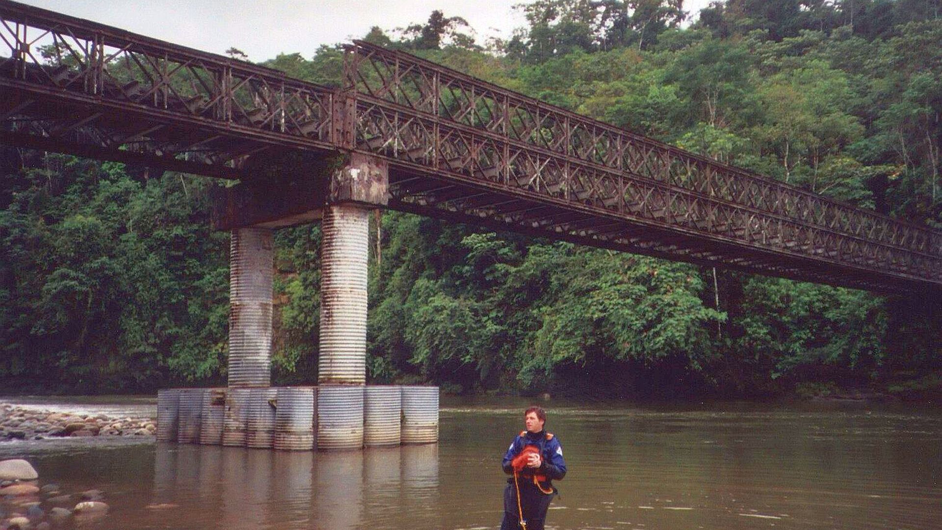 Kajak, Fluss Jondachi, Abschnitt Osayacu - Santo Domingo (Unterlauf) Ausstieg Puente Santo Domingo 