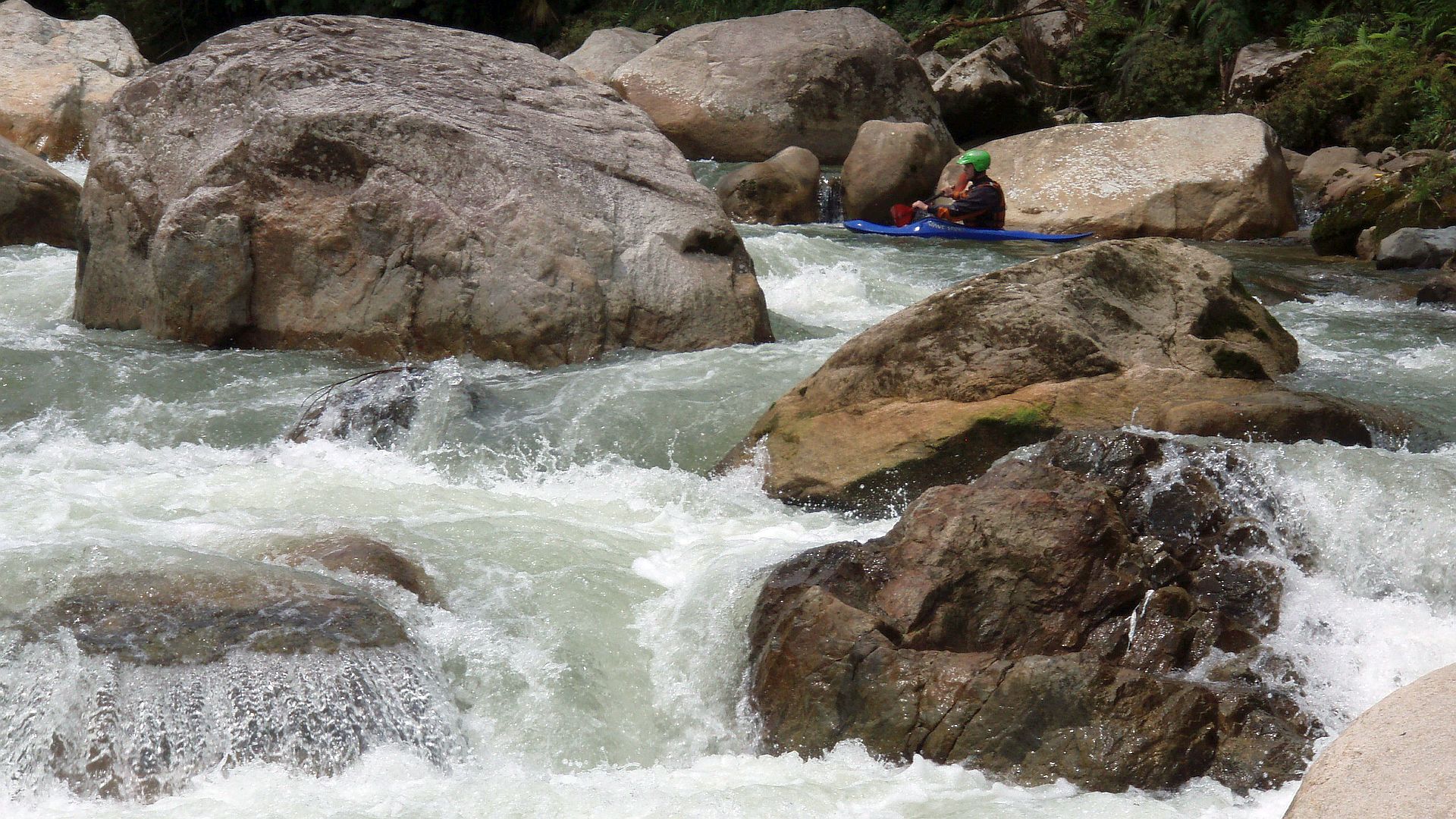 Kajak, Fluss Misahualli, Abschnitt Cotundo - Archidona (Oberlauf) ordentliches Gefälle 🛶 Horst K.
