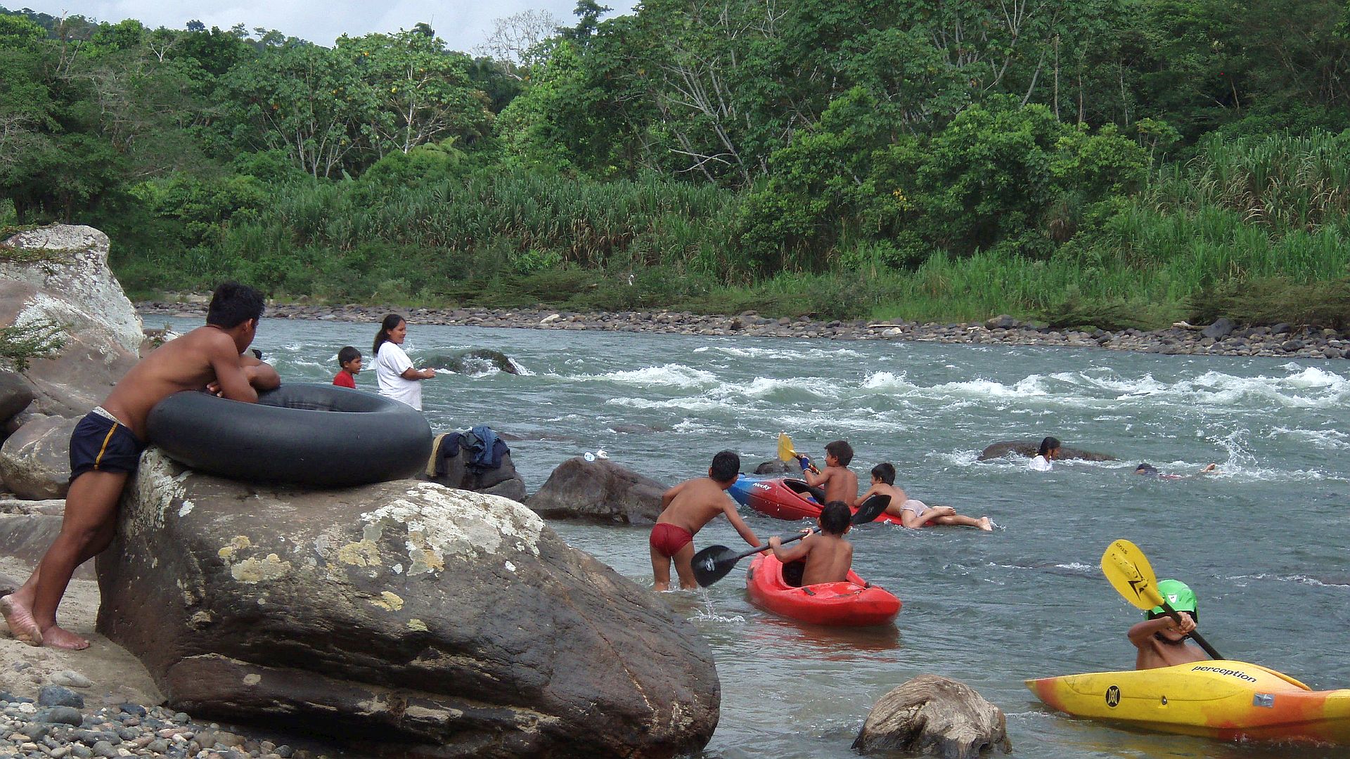 Kajak, Fluss Misahualli, Abschnitt Santo Domingo - Puerto Misahualli (Unterlauf) Kajak Testival 