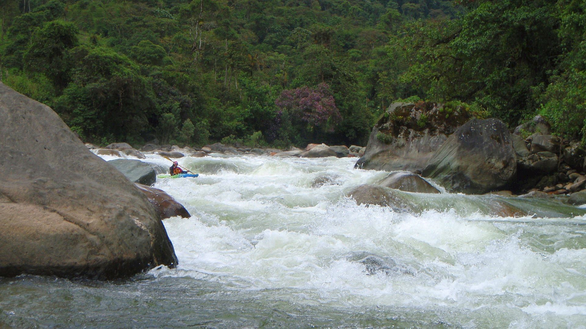 Kajak, Fluss Oyacachi, Abschnitt Brücke - Santa Rosa (Unterlauf) starkes Gefälle zu Beginn 🛶 Peter F.