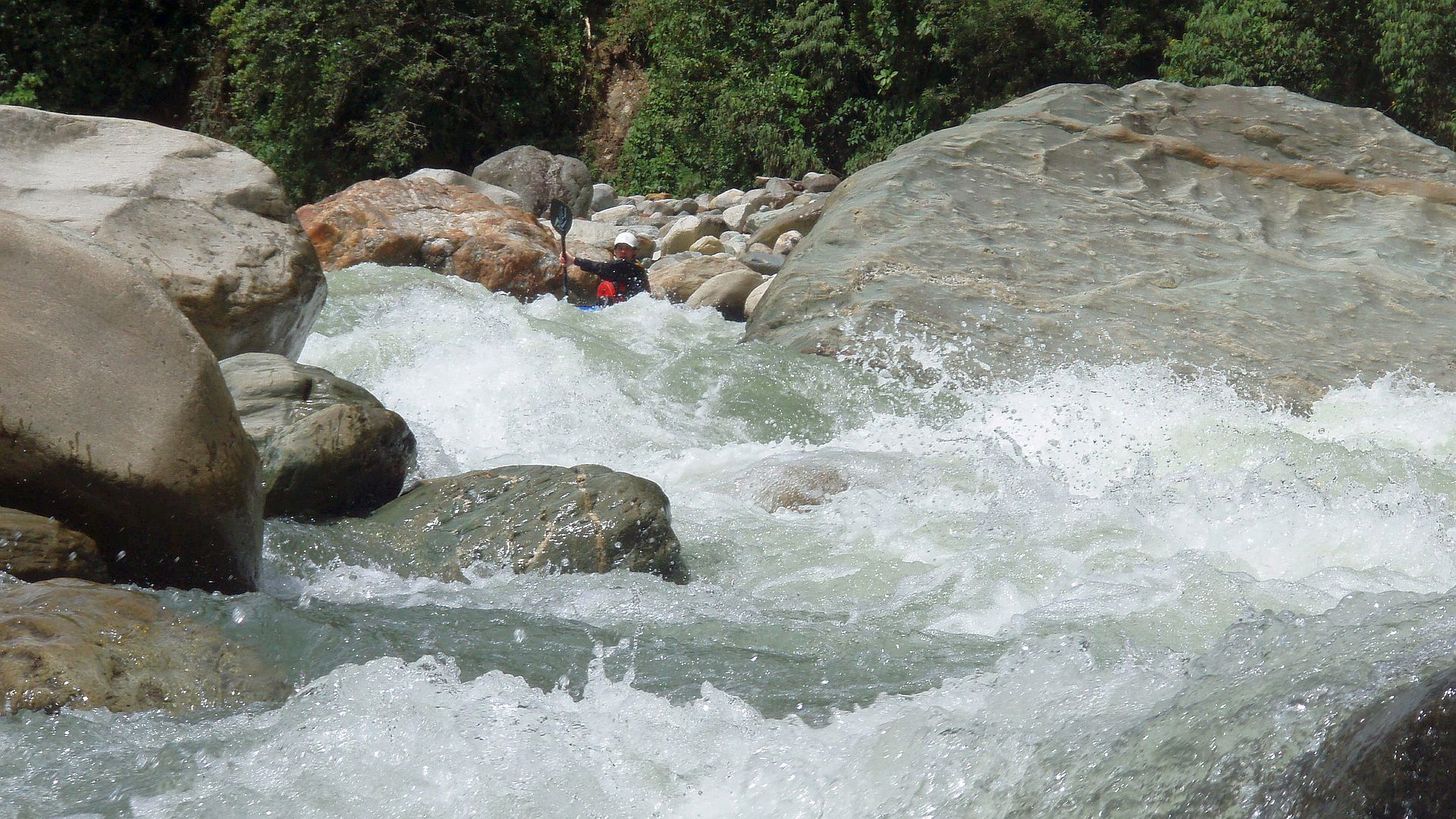 Kajak, Fluss Oyacachi, Abschnitt Brücke - Santa Rosa (Unterlauf) eine knifflige Stelle 🛶 Christoph M.